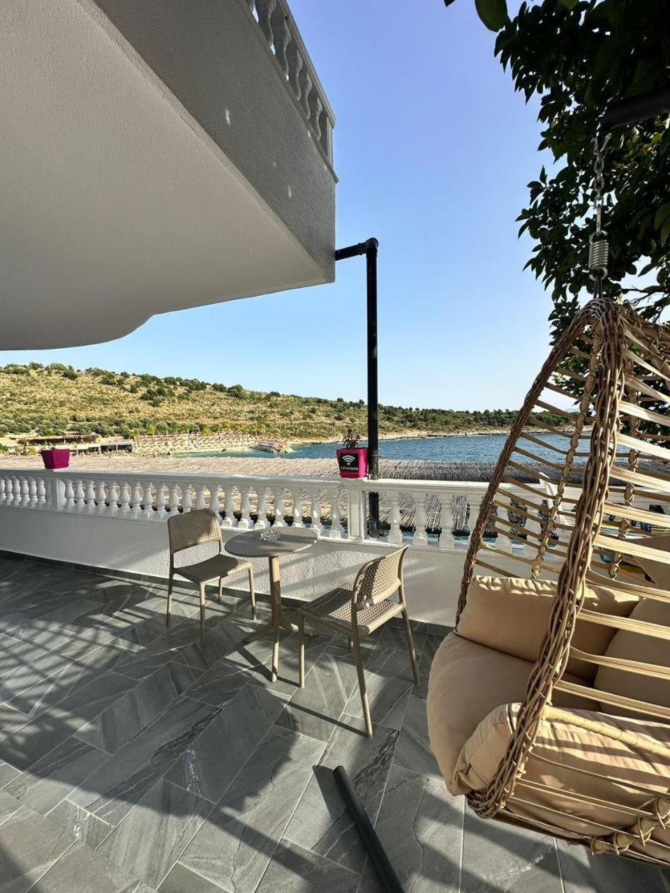 Deluxe Double Room with Balcony and Sea View photo 2