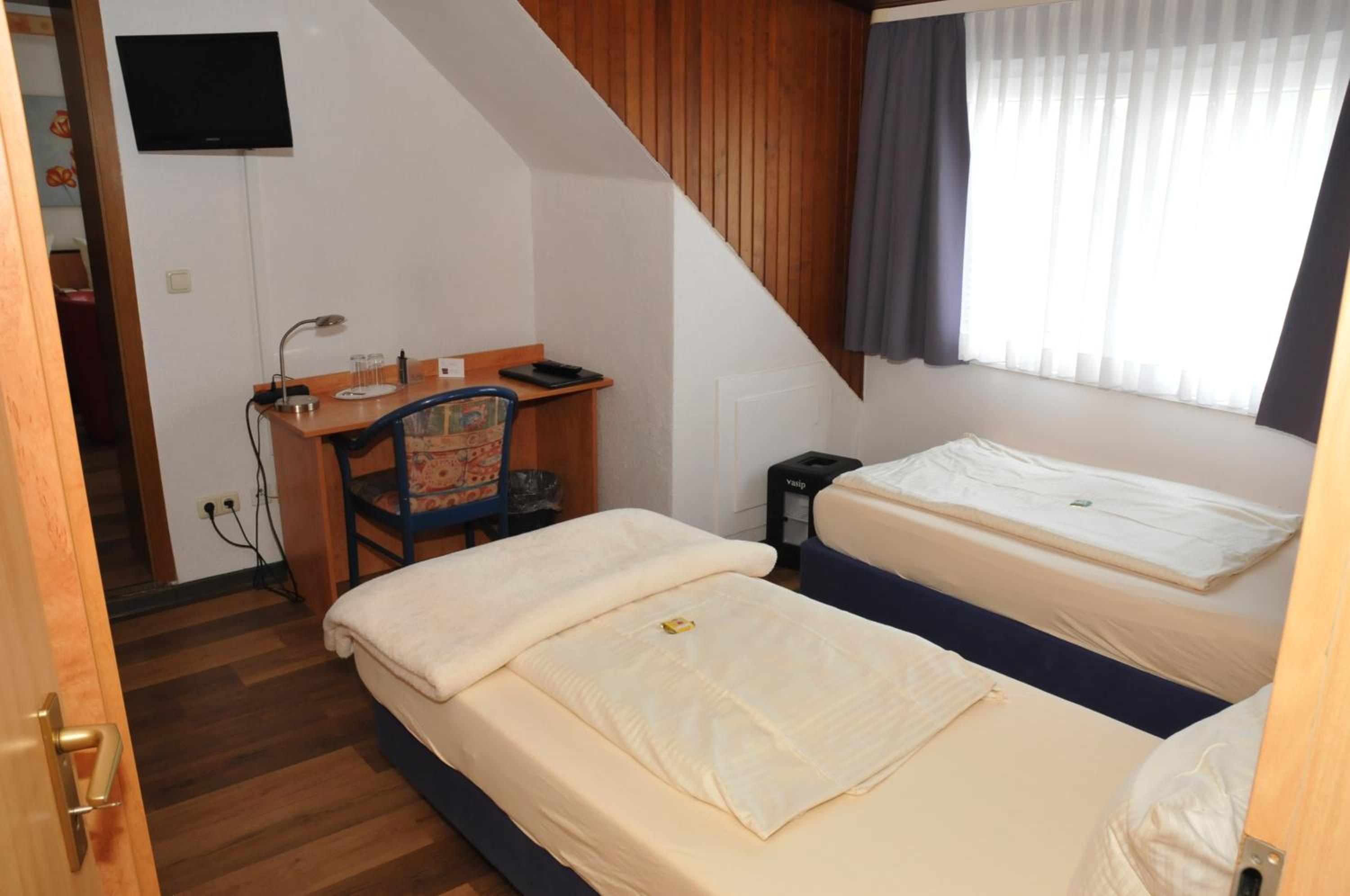 Quadruple Room with Private Bathroom
