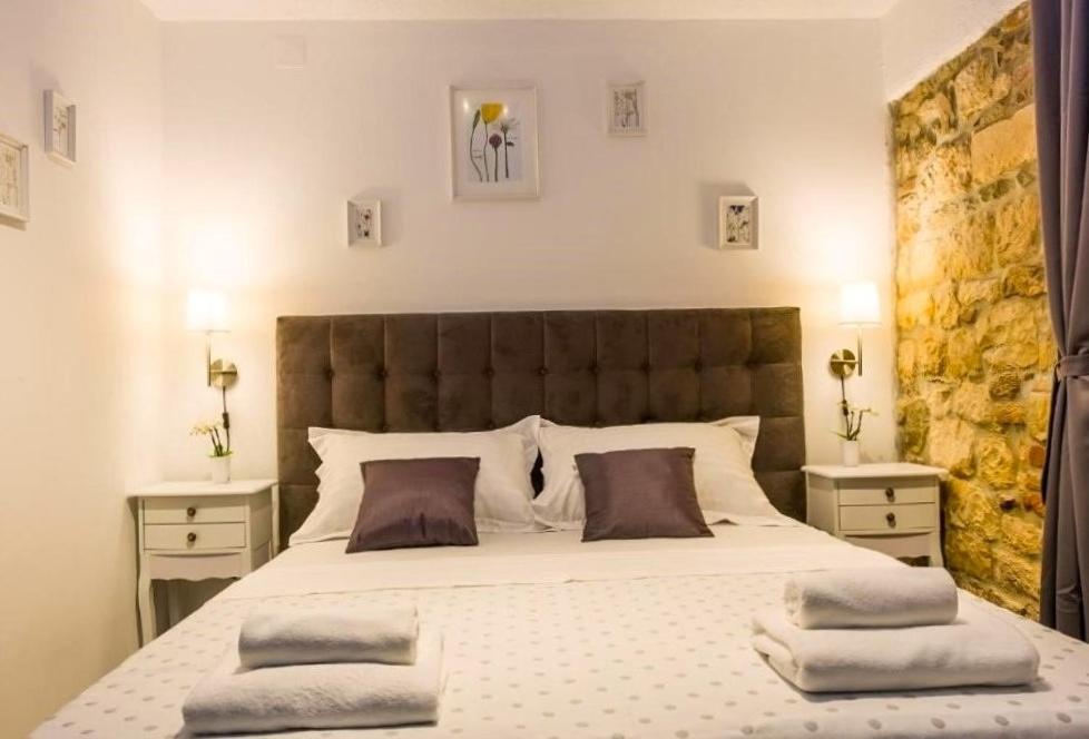 Standard Double Room - Photo 1