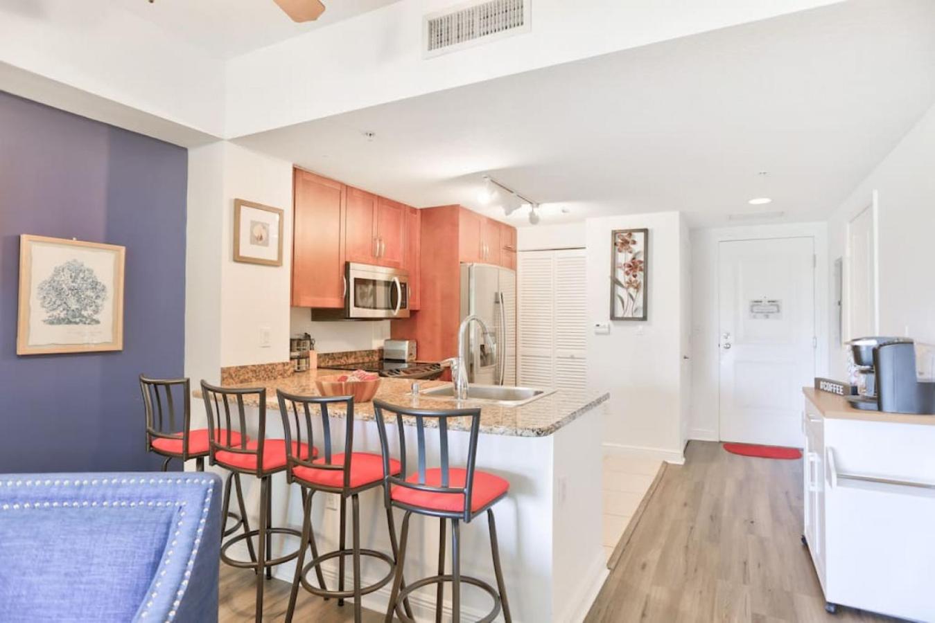Apartment photo 2