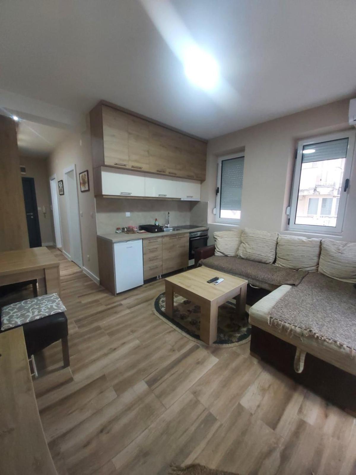 One-Bedroom Apartment photo 2