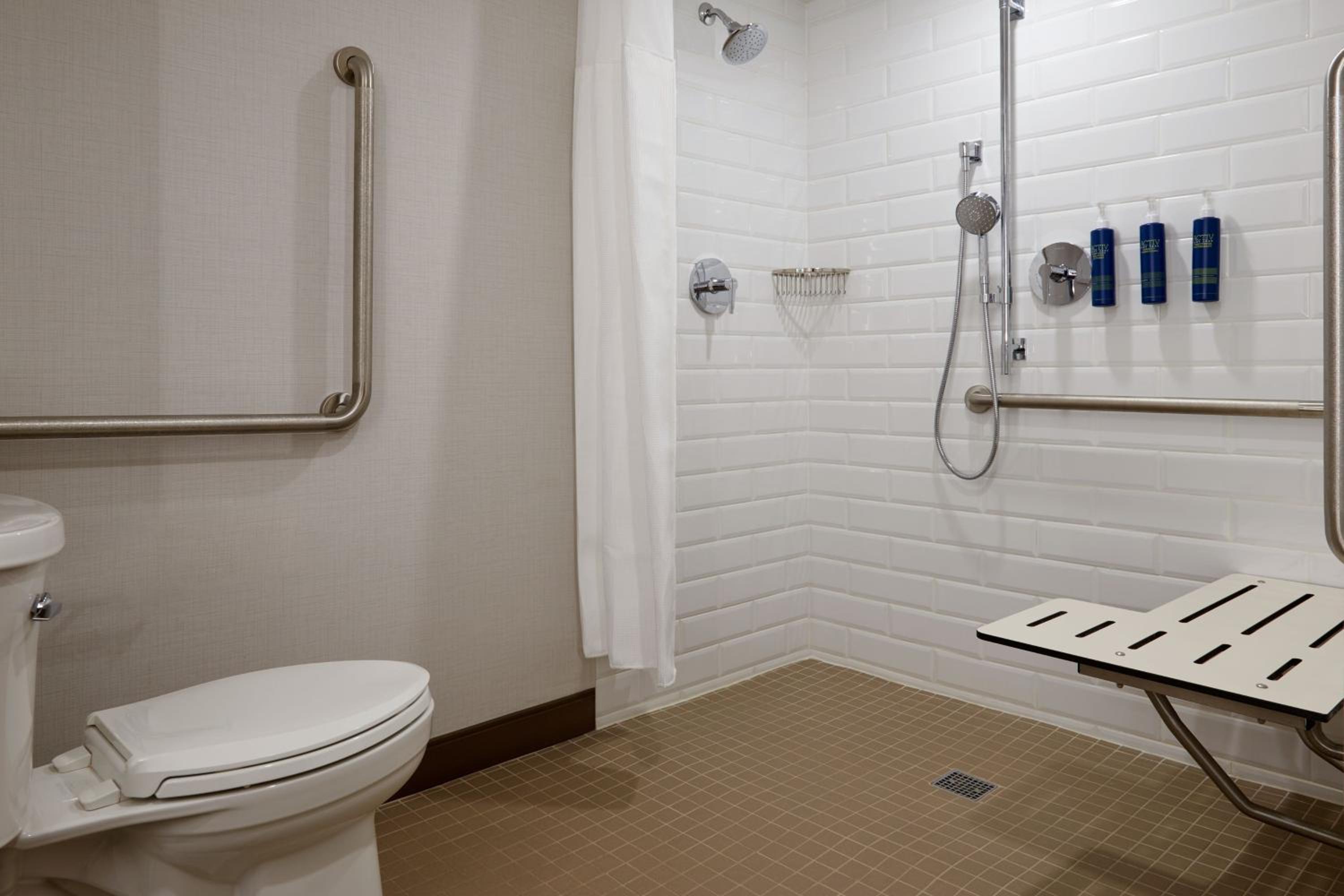 Deluxe King Room - Photo 5