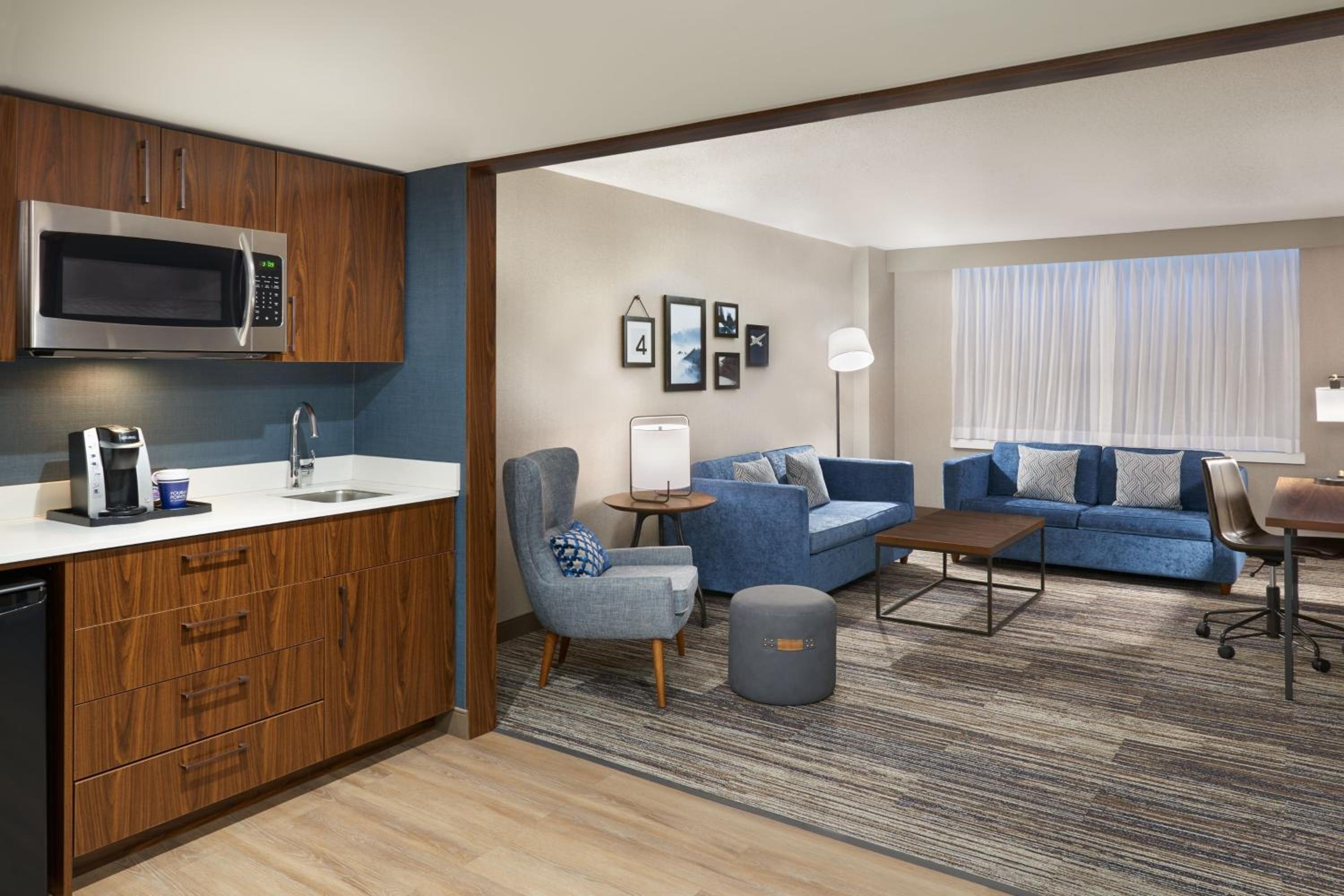 One-Bedroom King Suite  - Photo 3