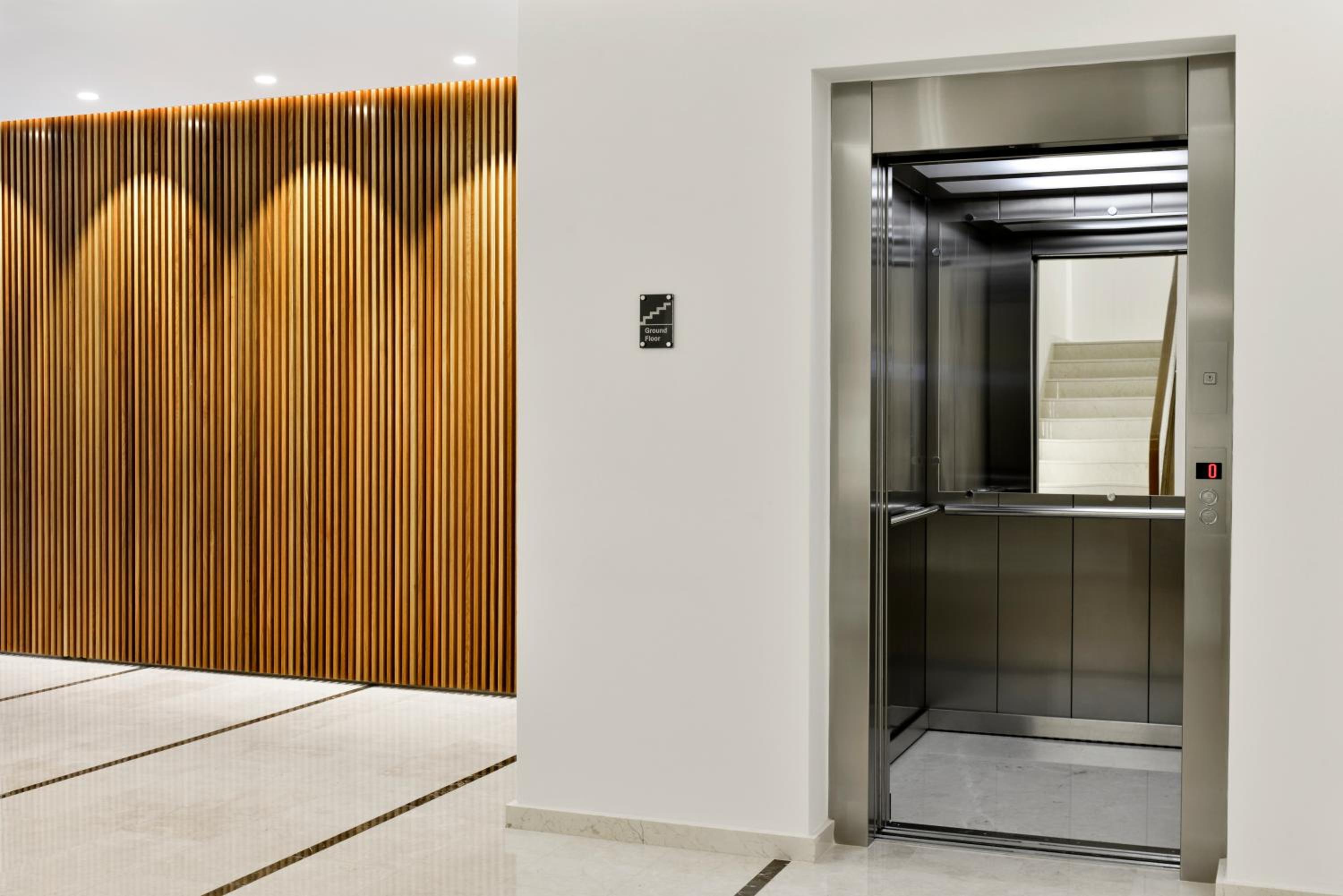Apartment with Balcony photo 3