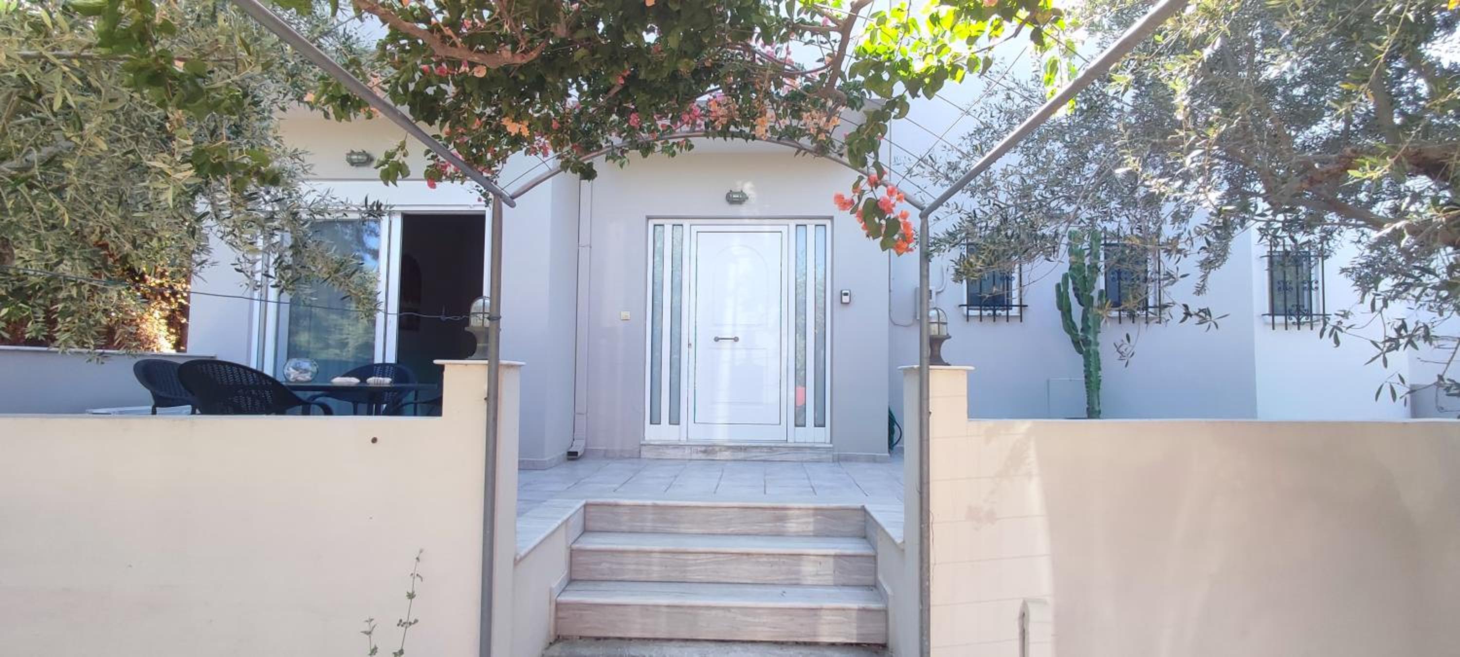 One-Bedroom House photo 3