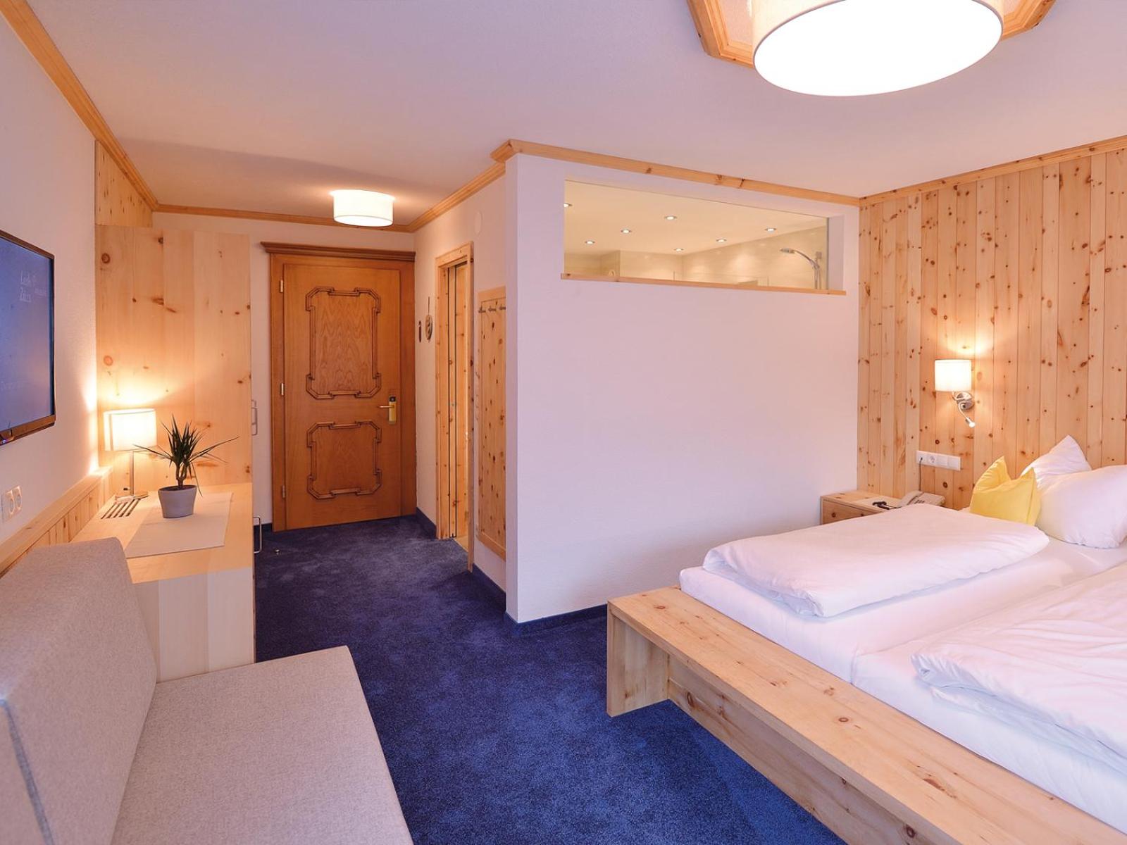 Deluxe Double Room photo 2