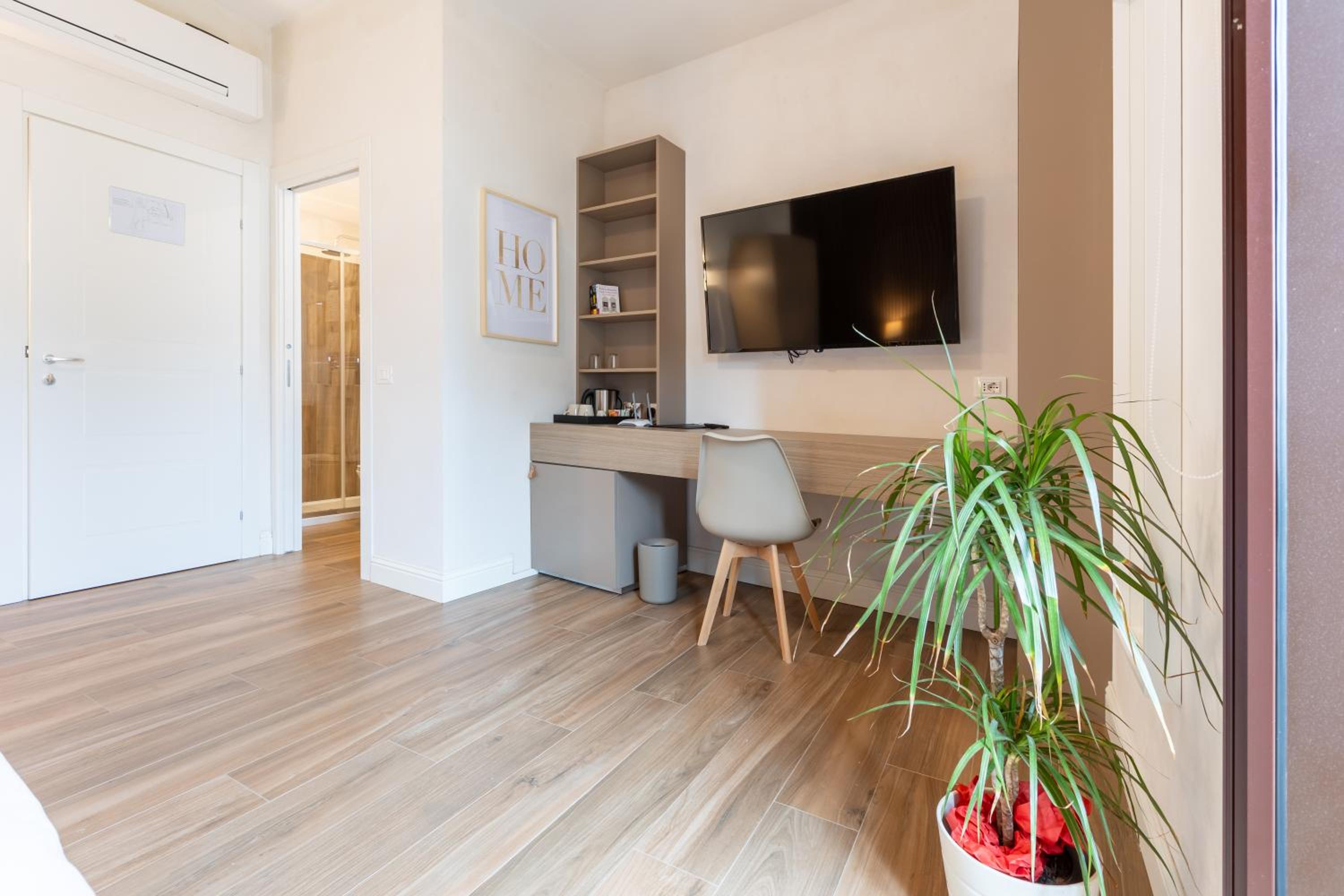 Large Double Room photo 2