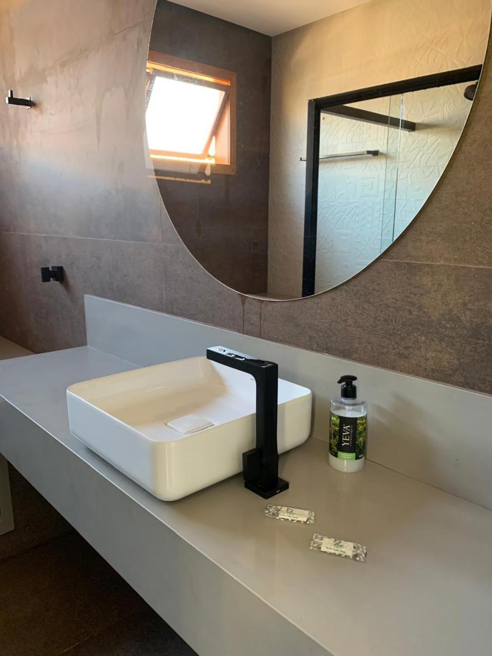 Suite with Hot Tub photo 3