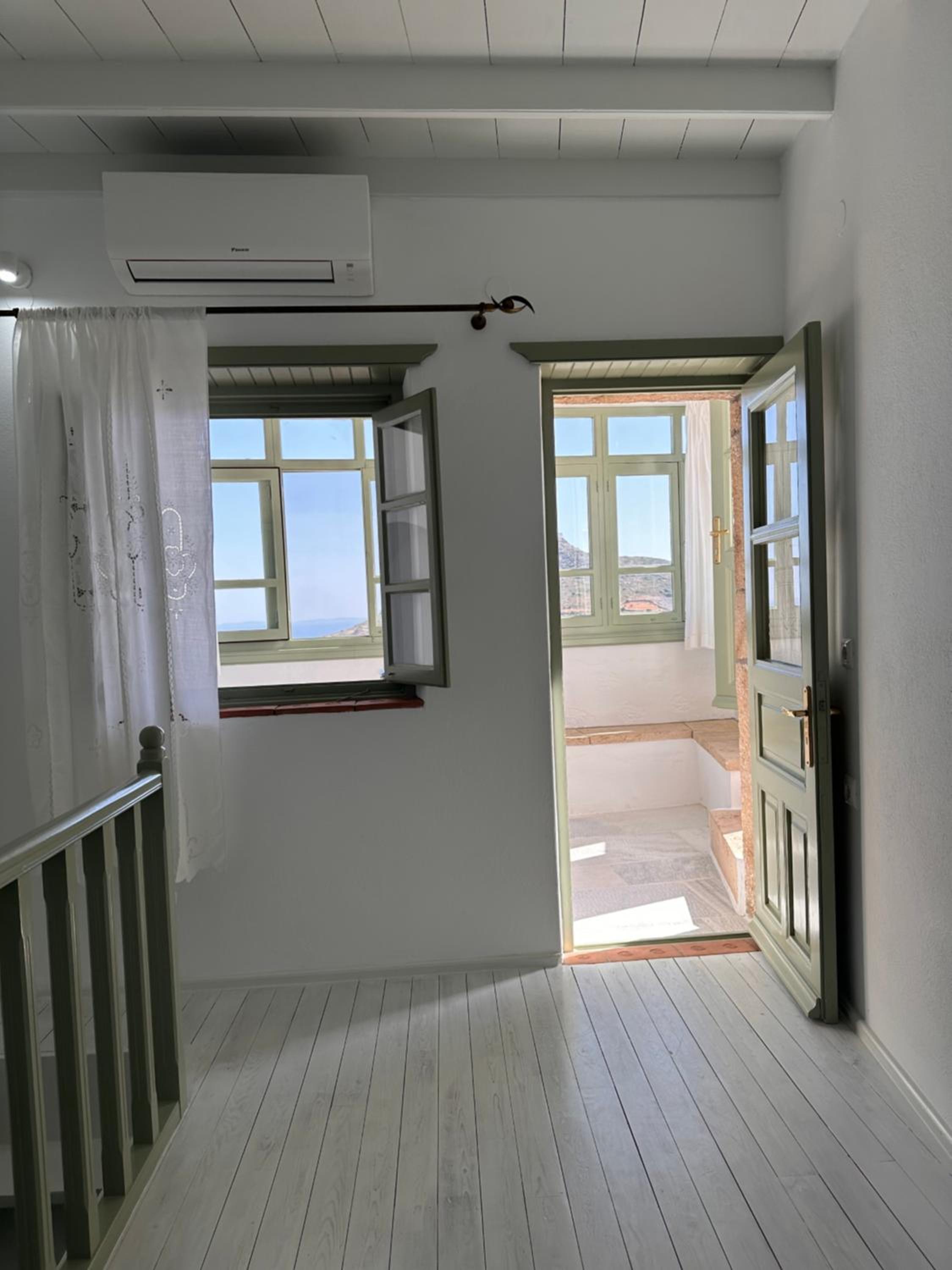 Three-Bedroom Villa photo 1