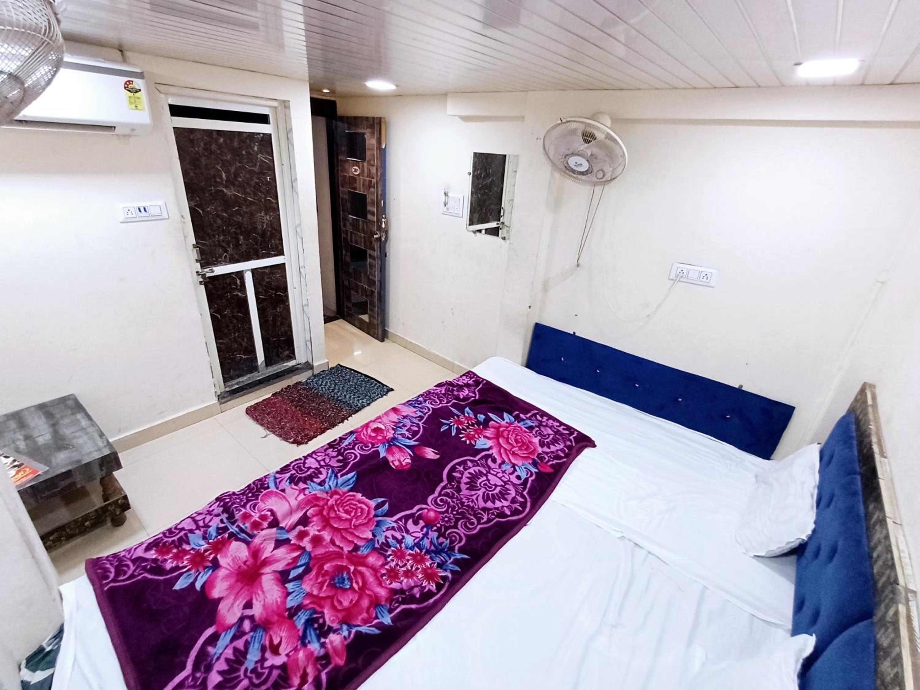 Double Room With Private Bathroom
