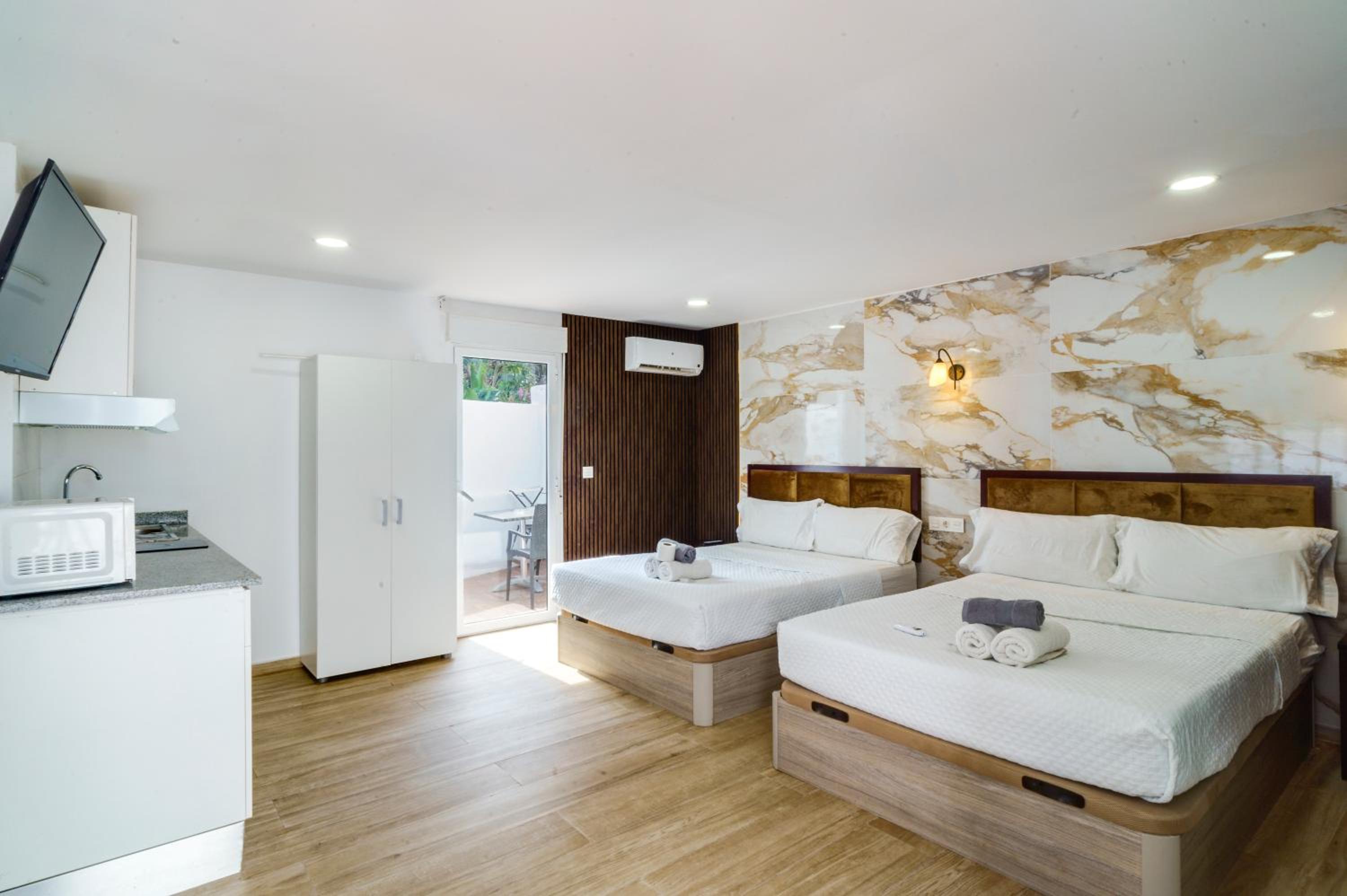Estudio con terraza