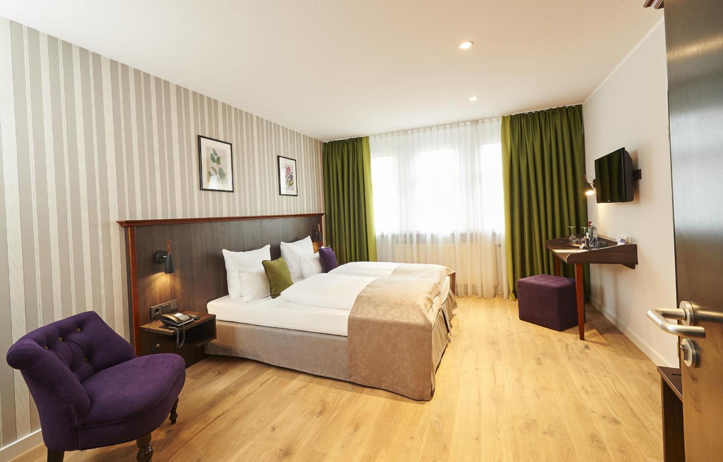 Comfort Double Room thumbnail 6