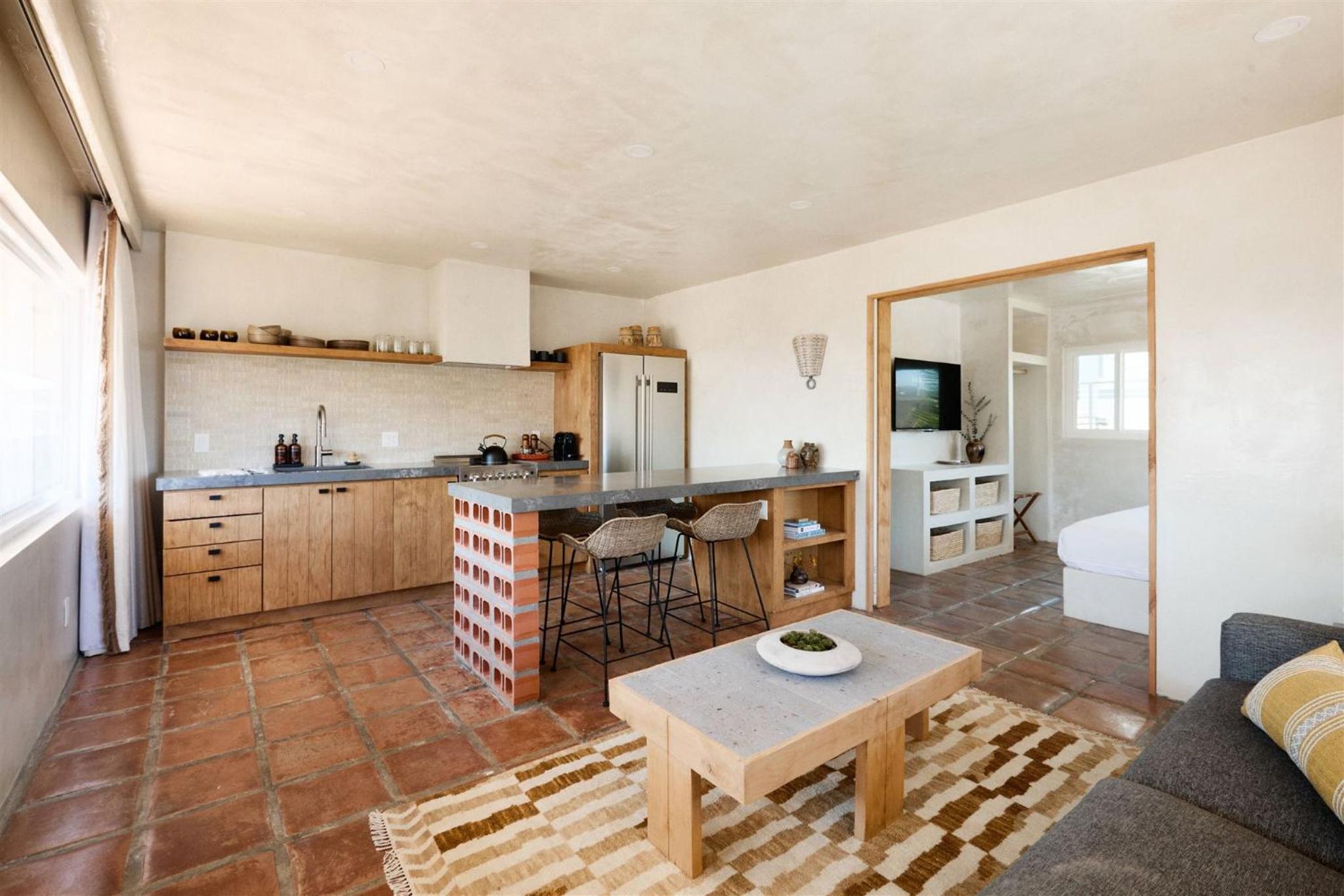 Apartment with Sea View - Photo 14