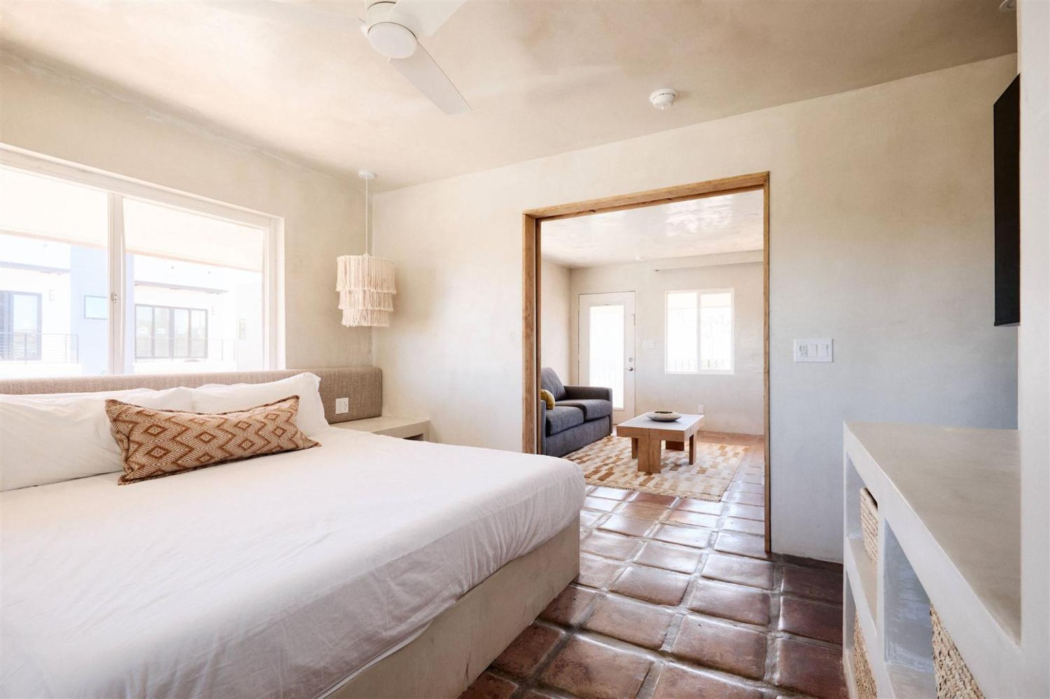 Apartment with Sea View - Photo 4