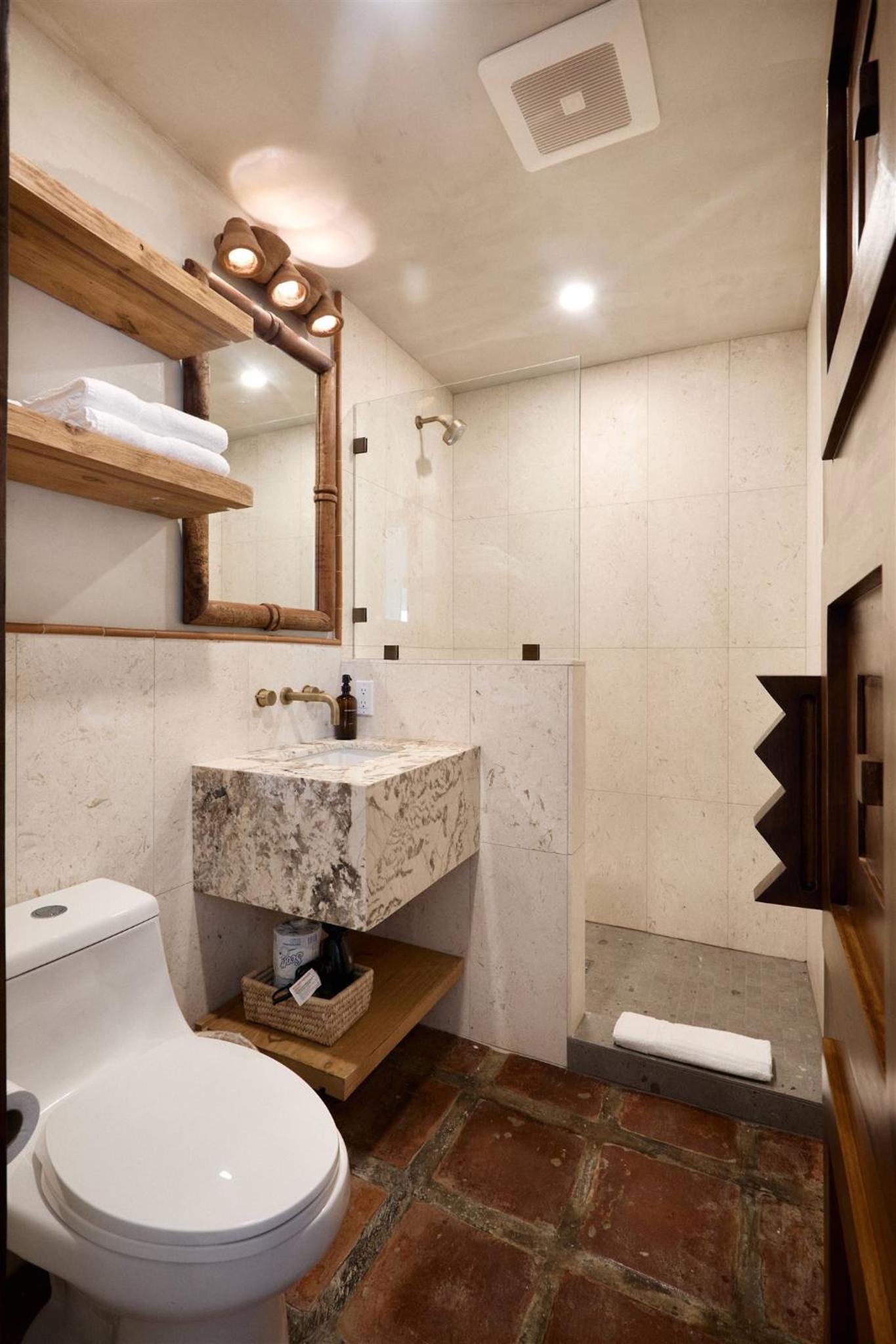 Apartment with Sea View - Photo 13