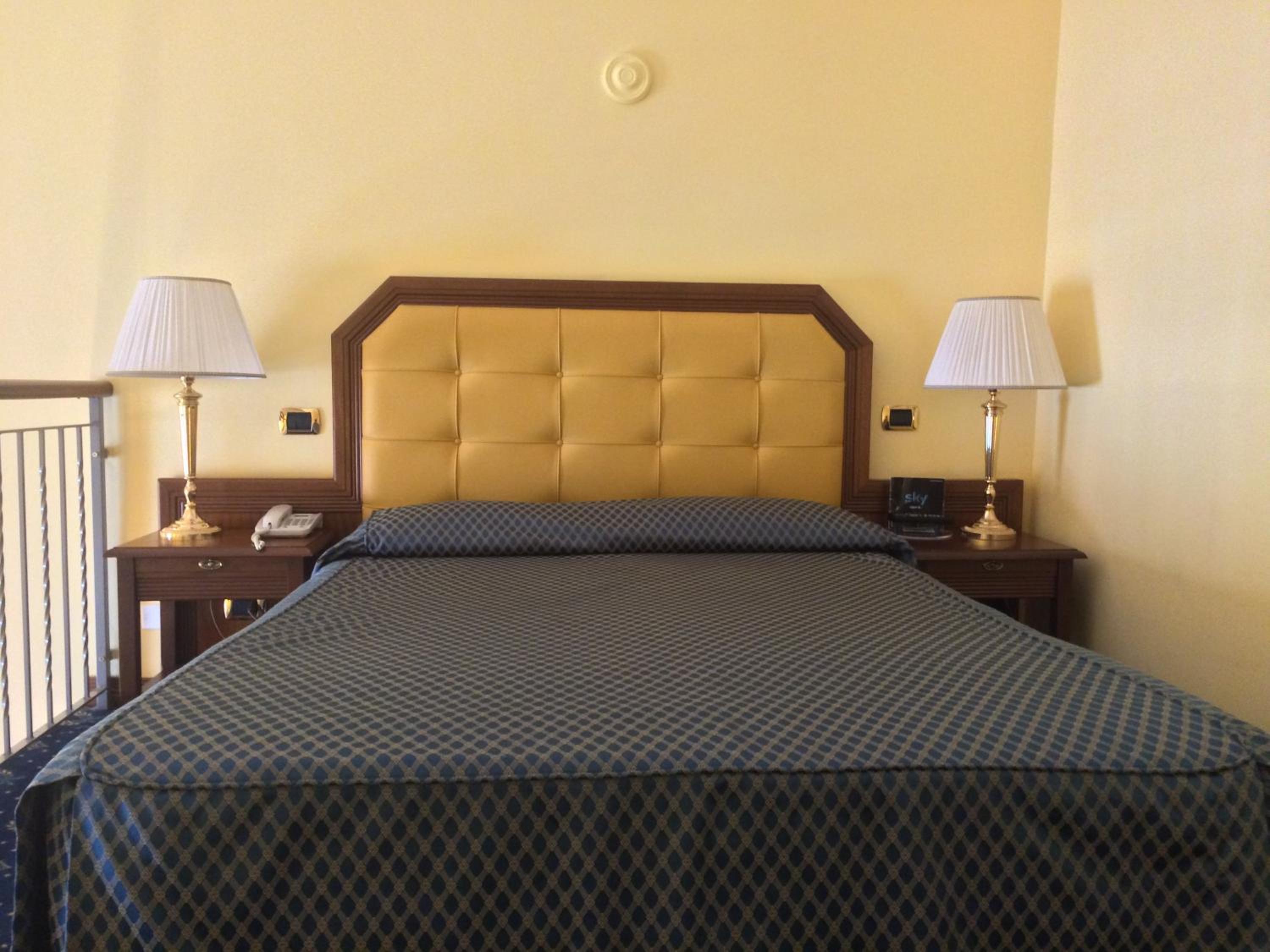 Double Room - Photo 2