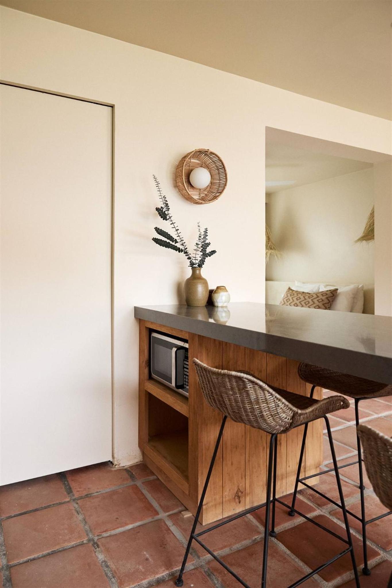 Apartment with Sea View - Photo 7