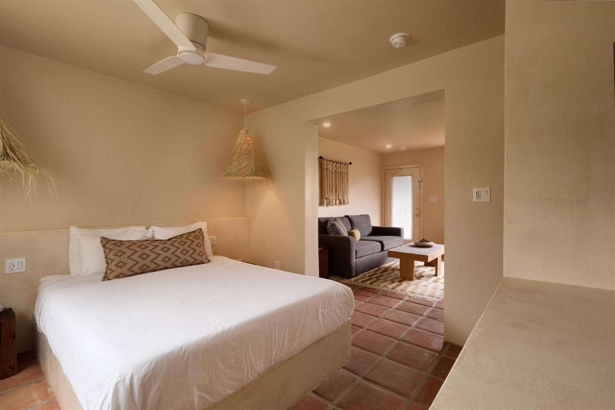 Apartment with Sea View - Photo 6