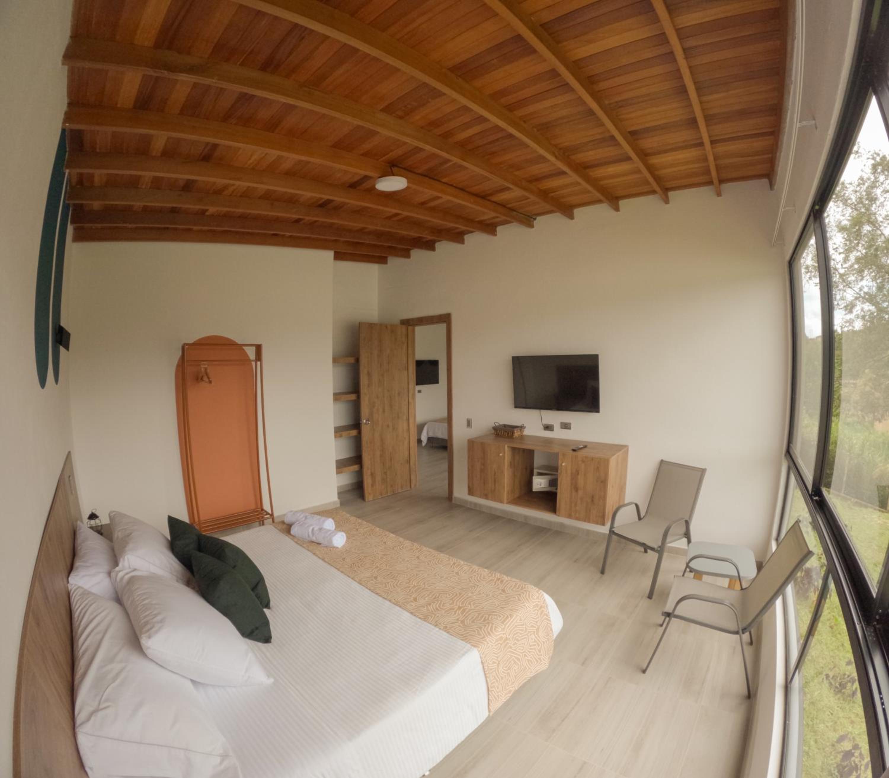 Triple Room with Bath photo 1