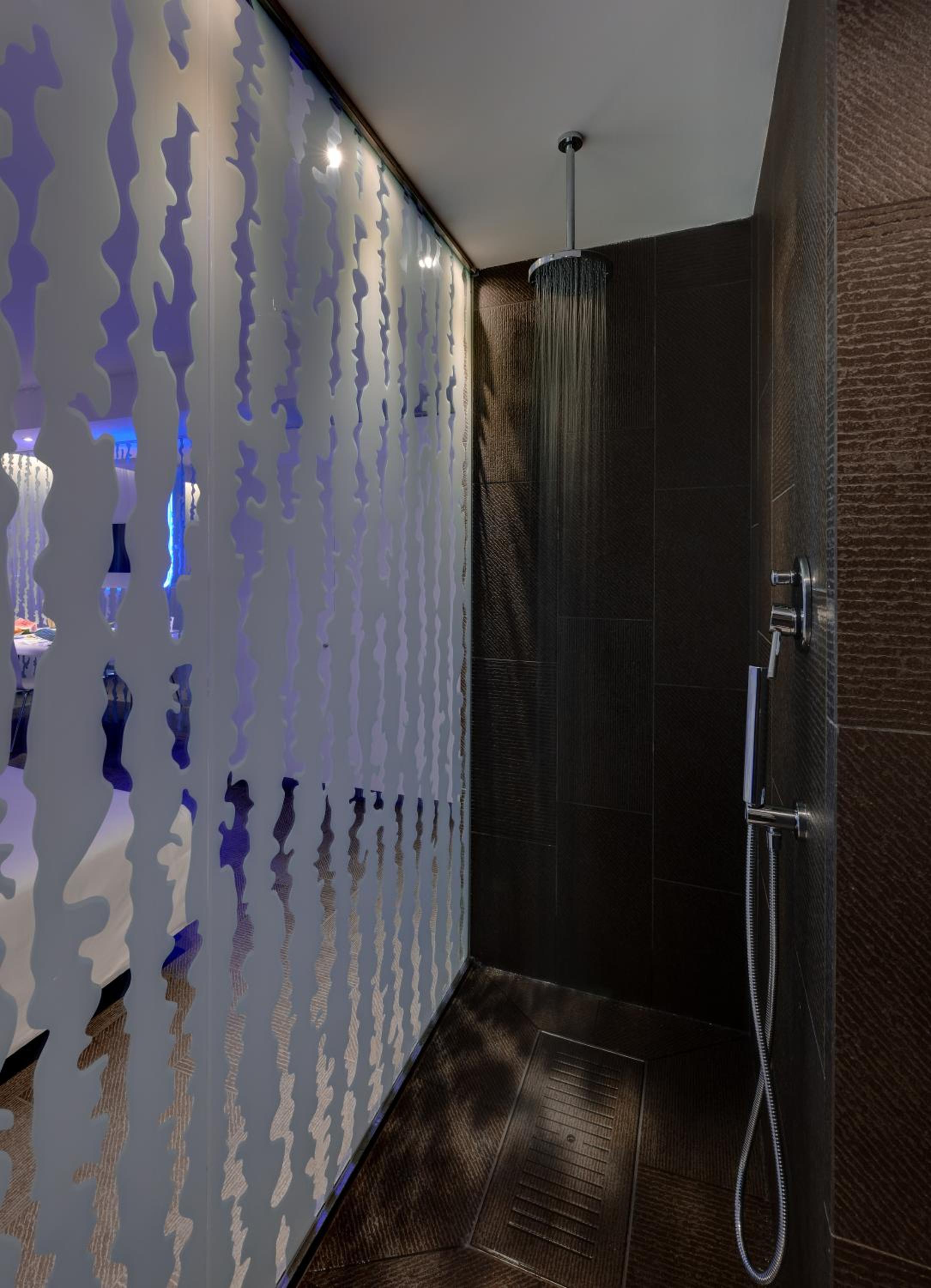 Double or Twin Room with Balcony - Photo 11
