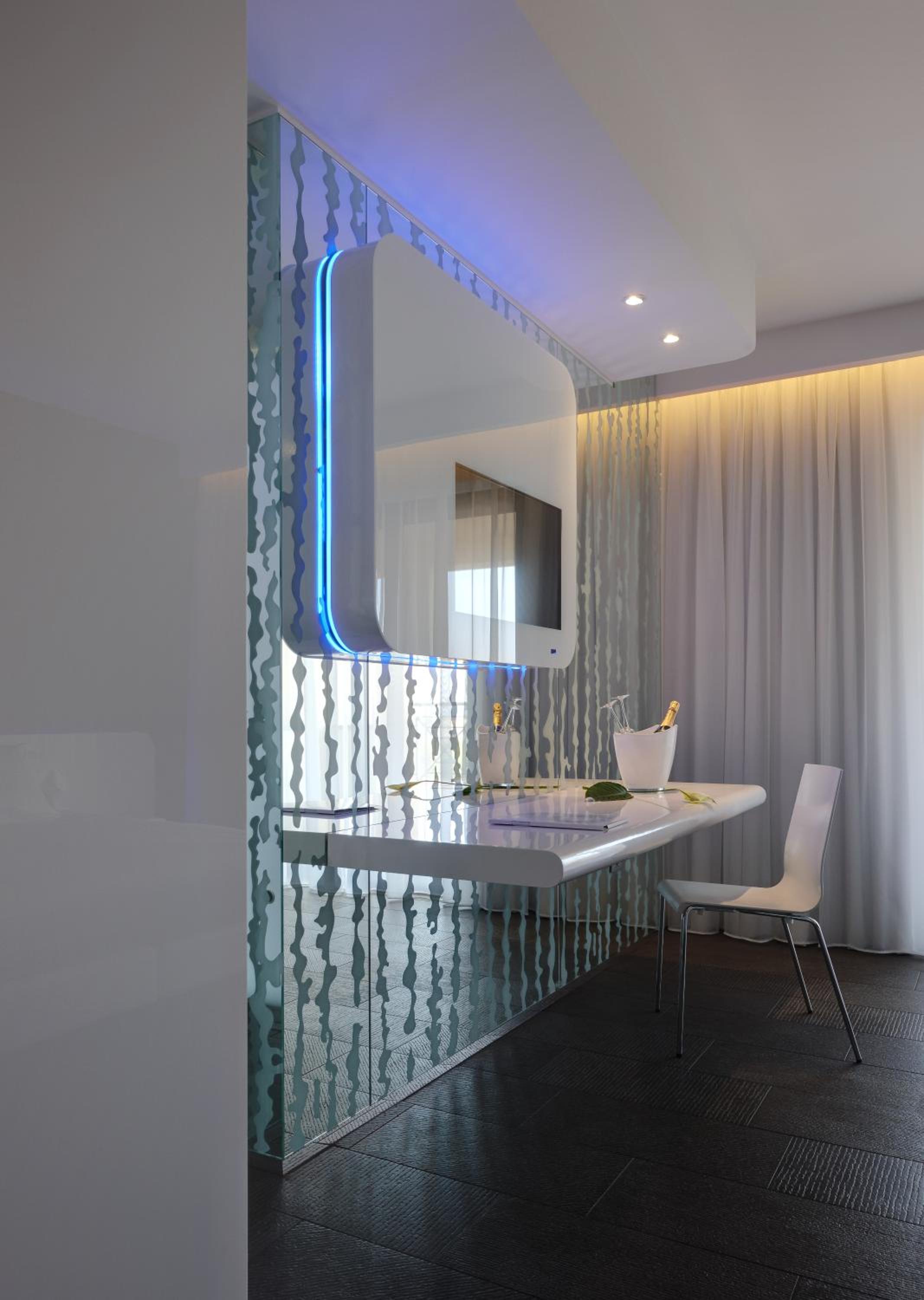 Superior Double or Twin Room - Photo 6