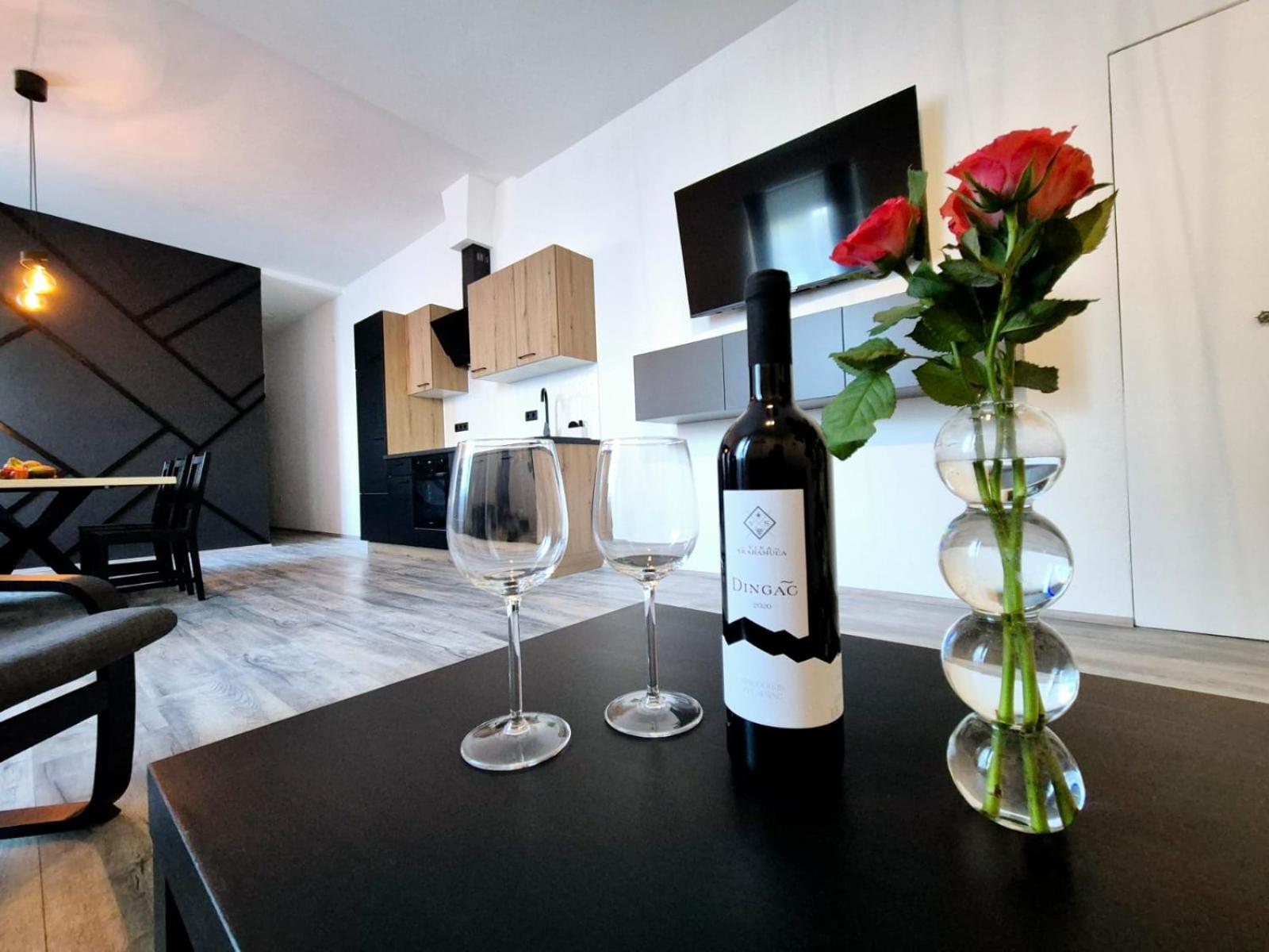 Three-Bedroom Apartment photo 1