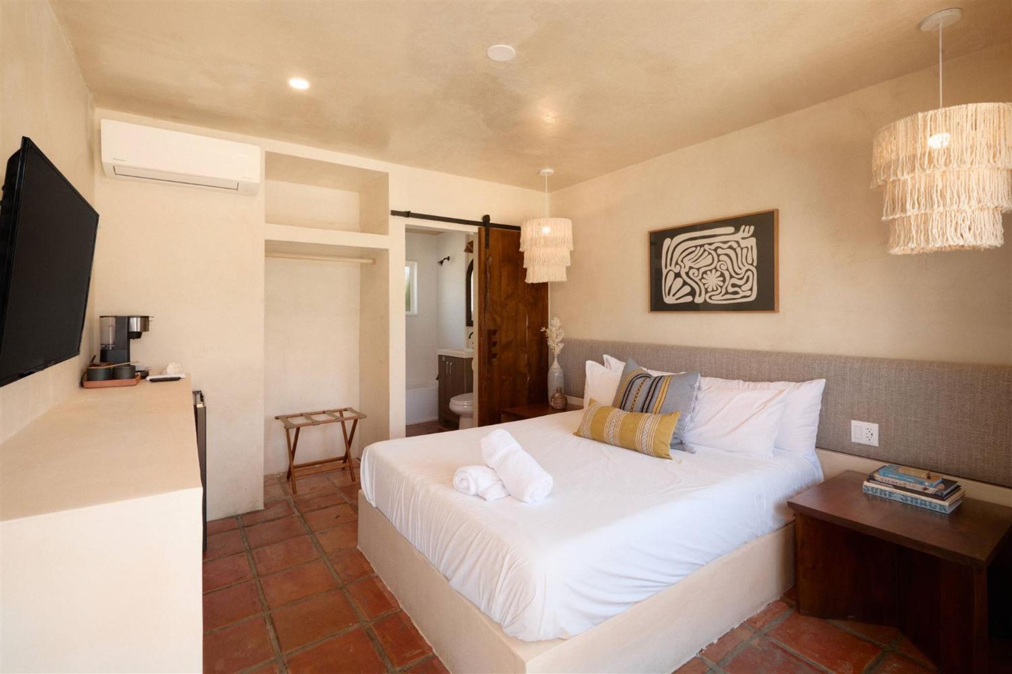 Deluxe Queen Room