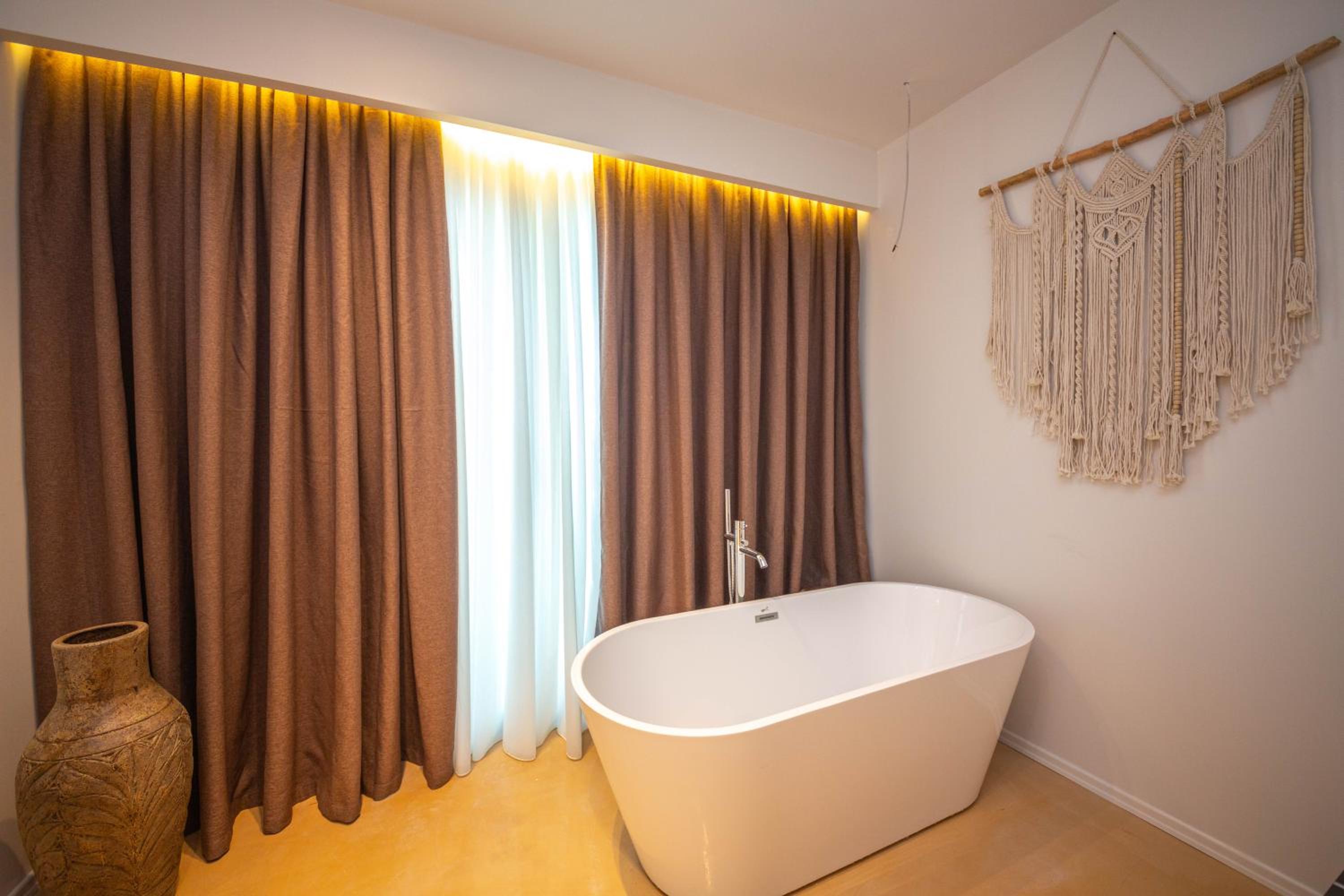 San Angelo Suite with Sea View and Bath Tub photo 3