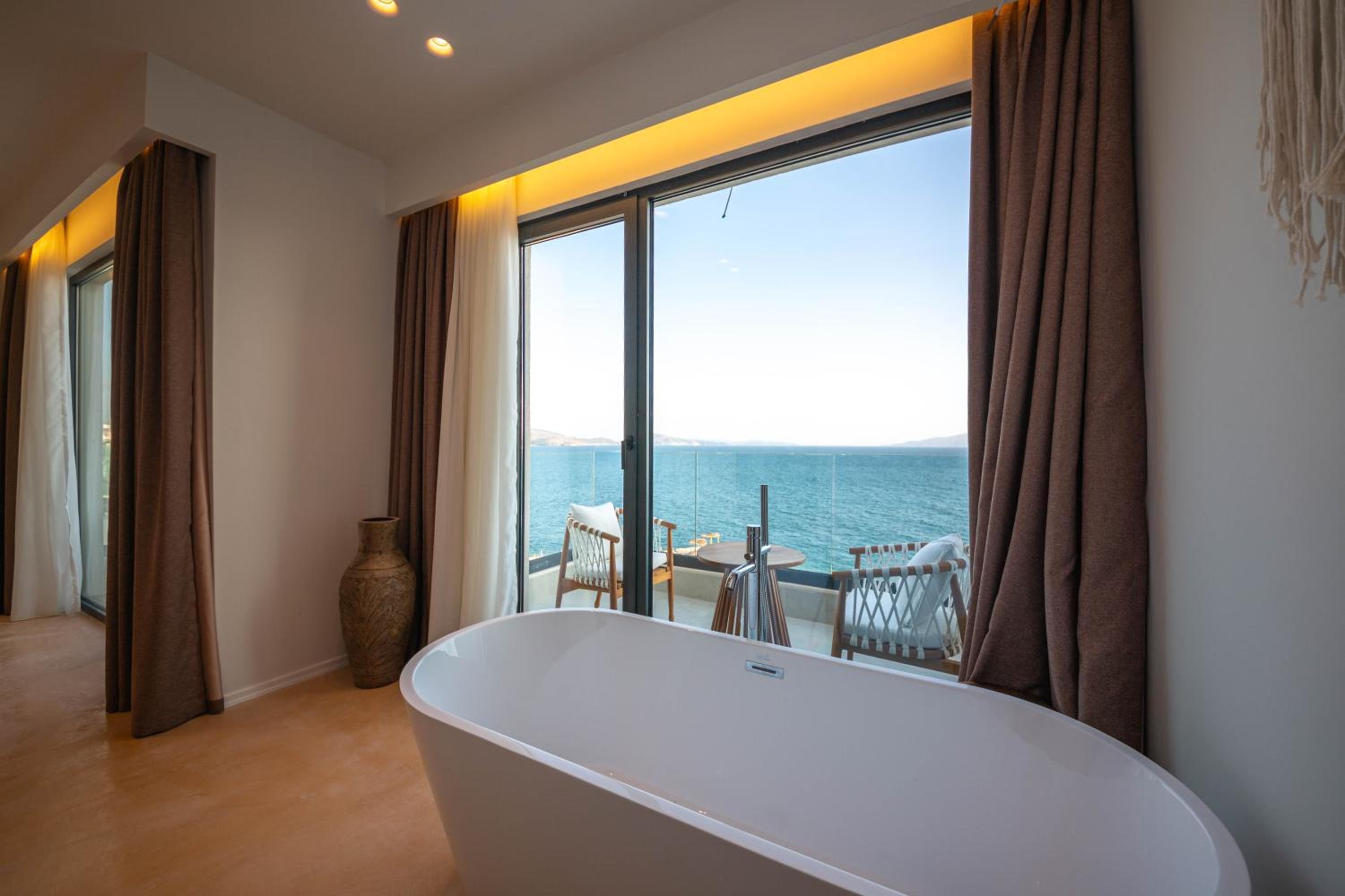 San Angelo Suite with Sea View and Bath Tub photo 1