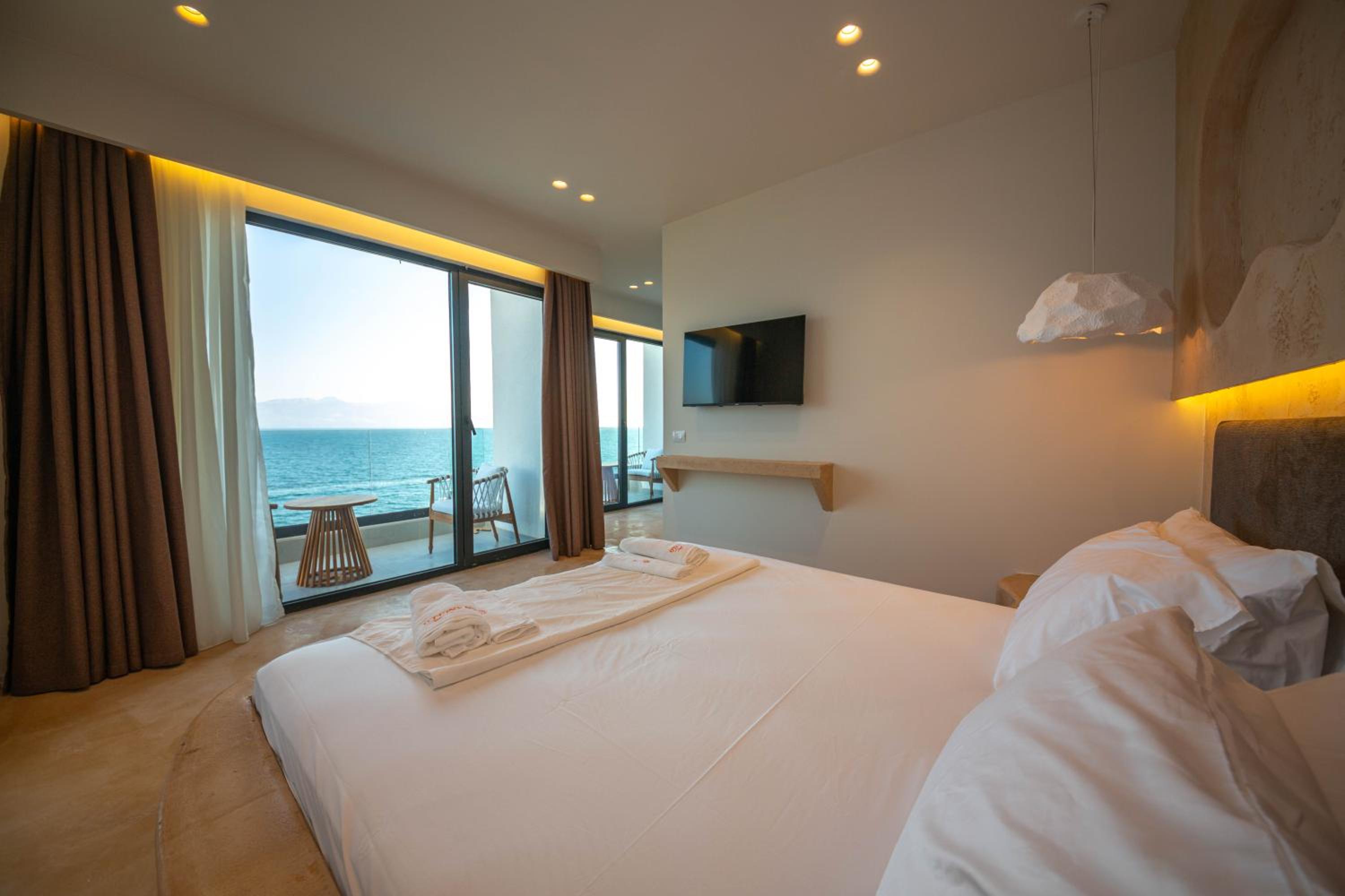 San Angelo Suite with Sea View and Bath Tub photo 2