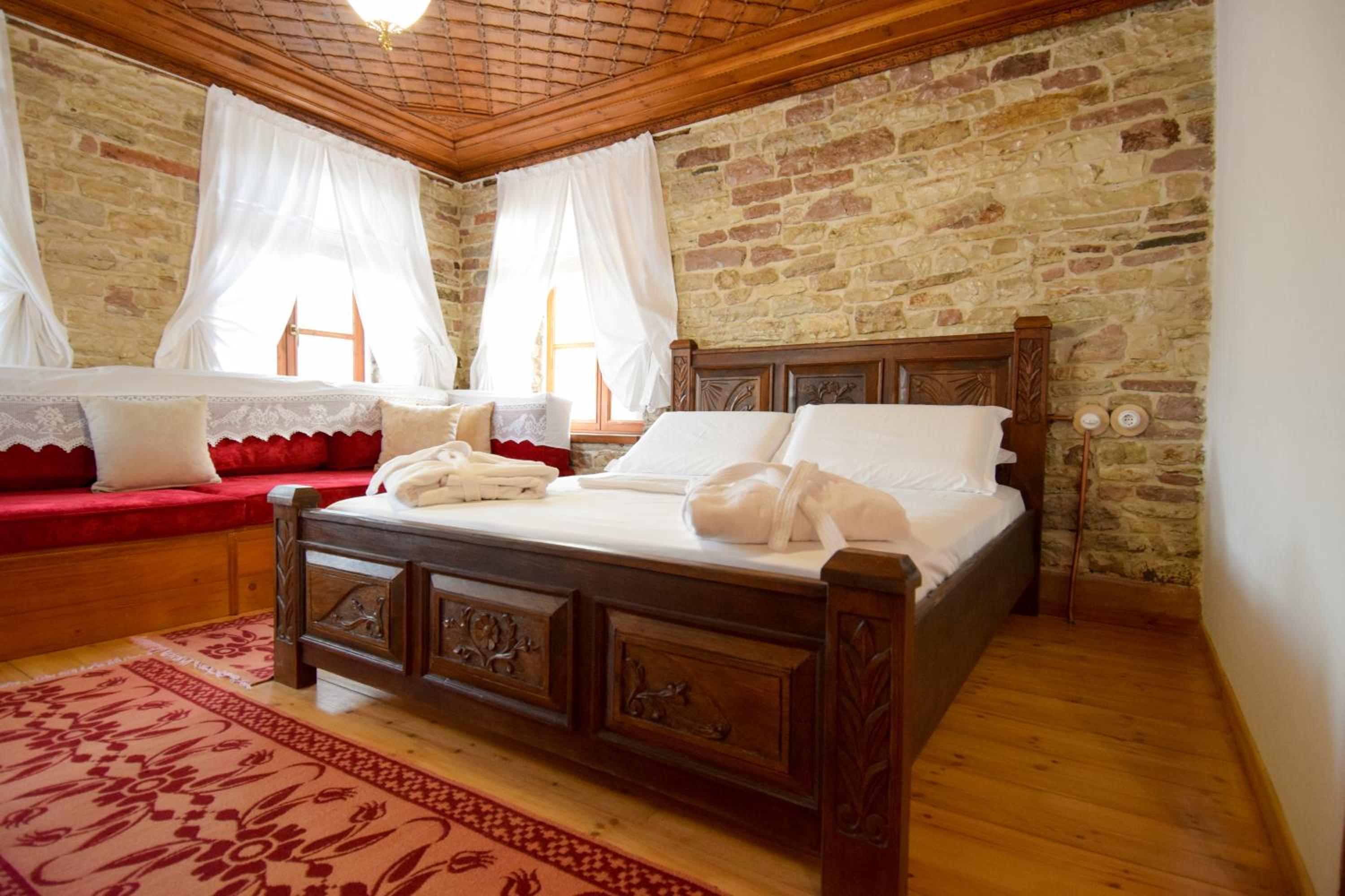Suite with Hot Tub