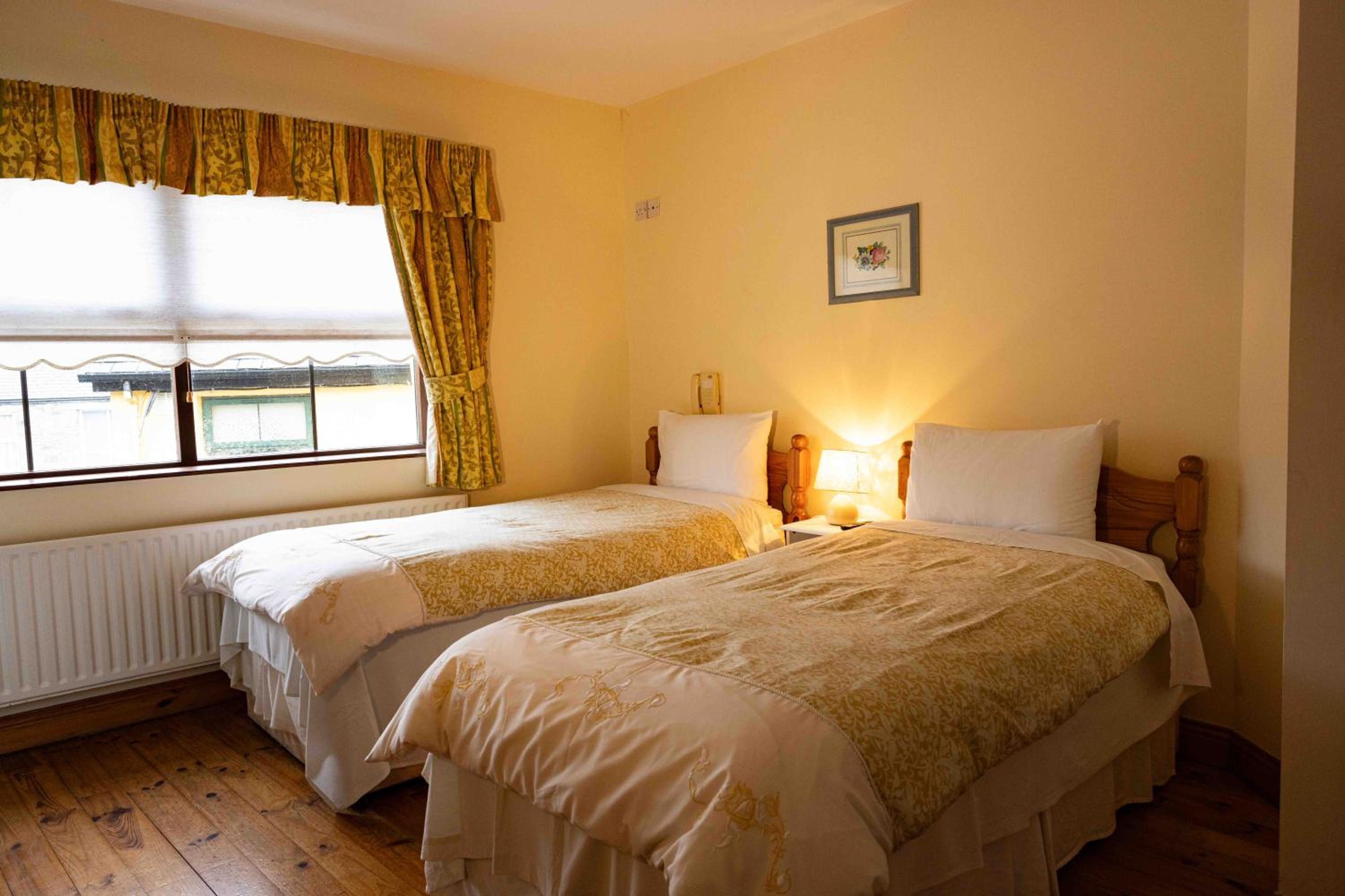 Double or Twin Room photo 2