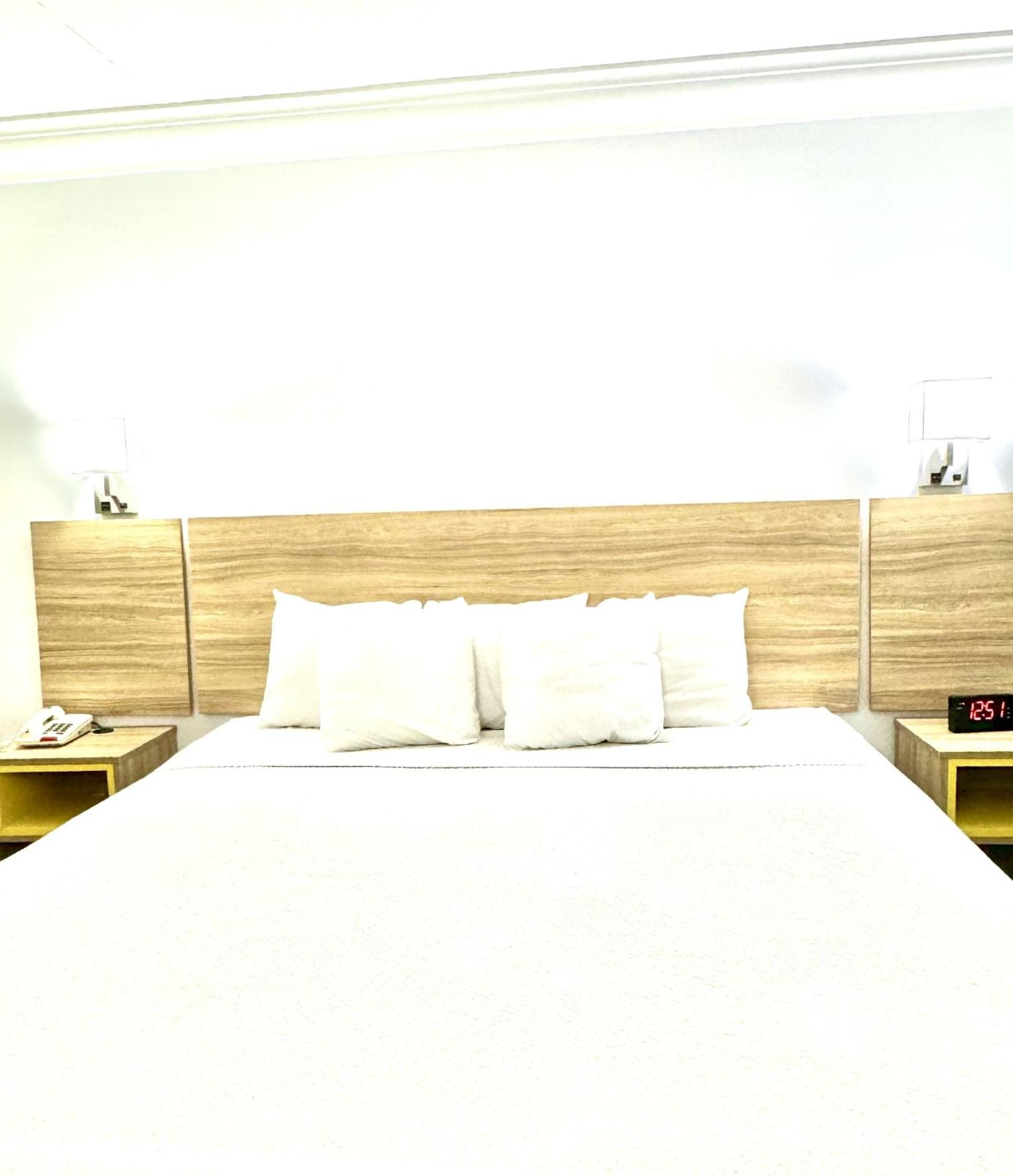 Superior King Room - Non-Smoking - Photo 1