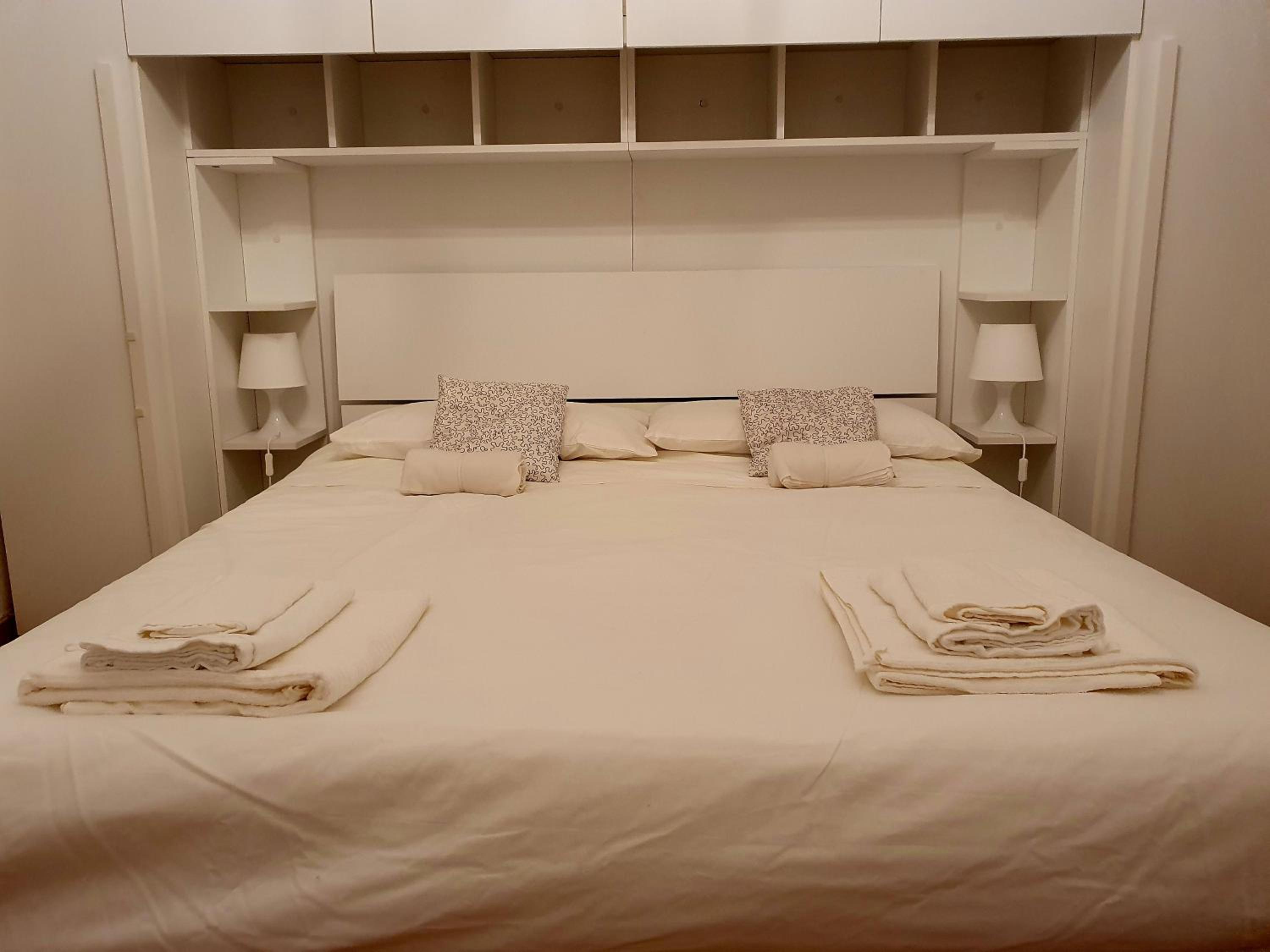 One-Bedroom House photo 2