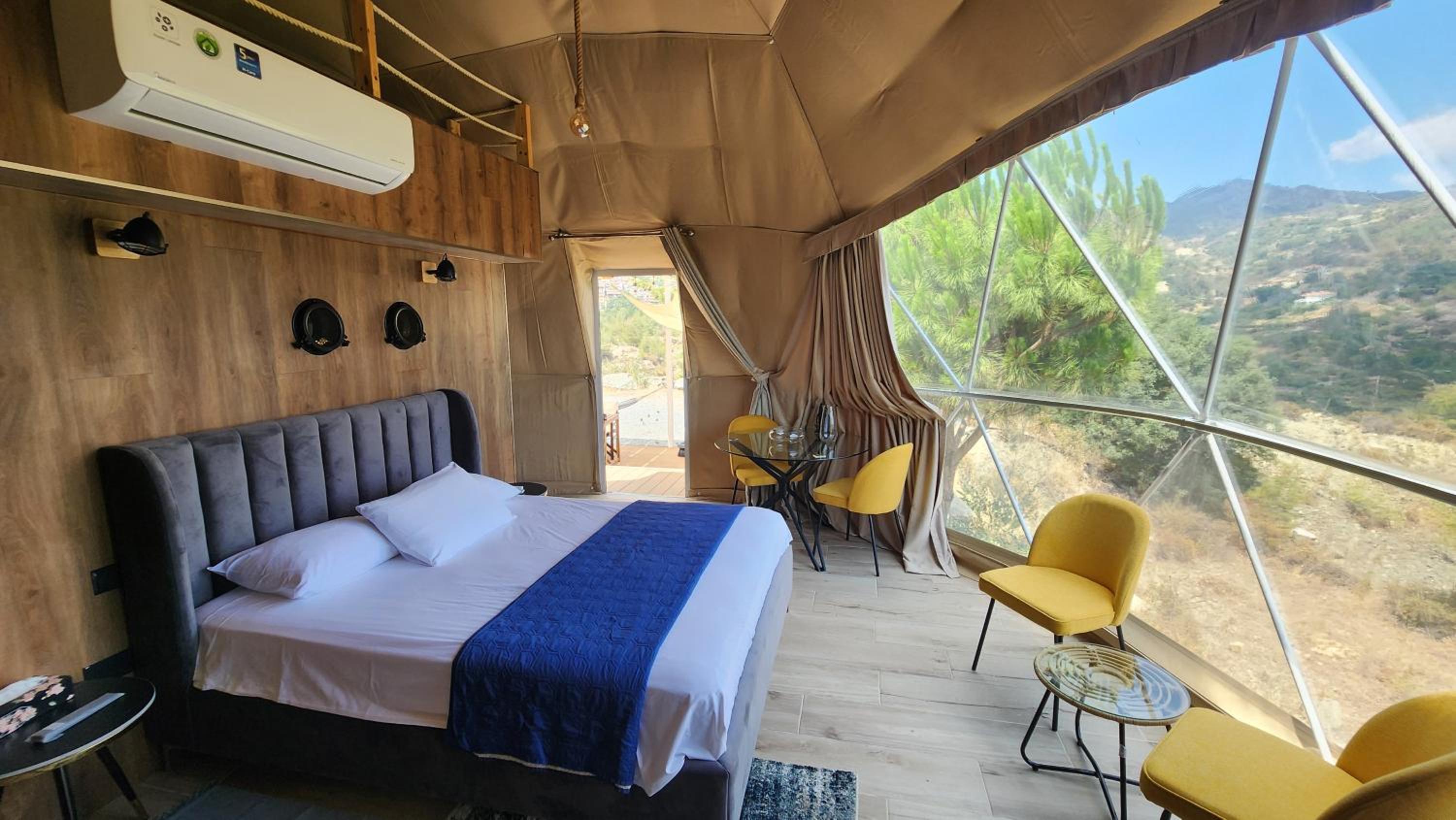 Tent 2 - Photo 2
