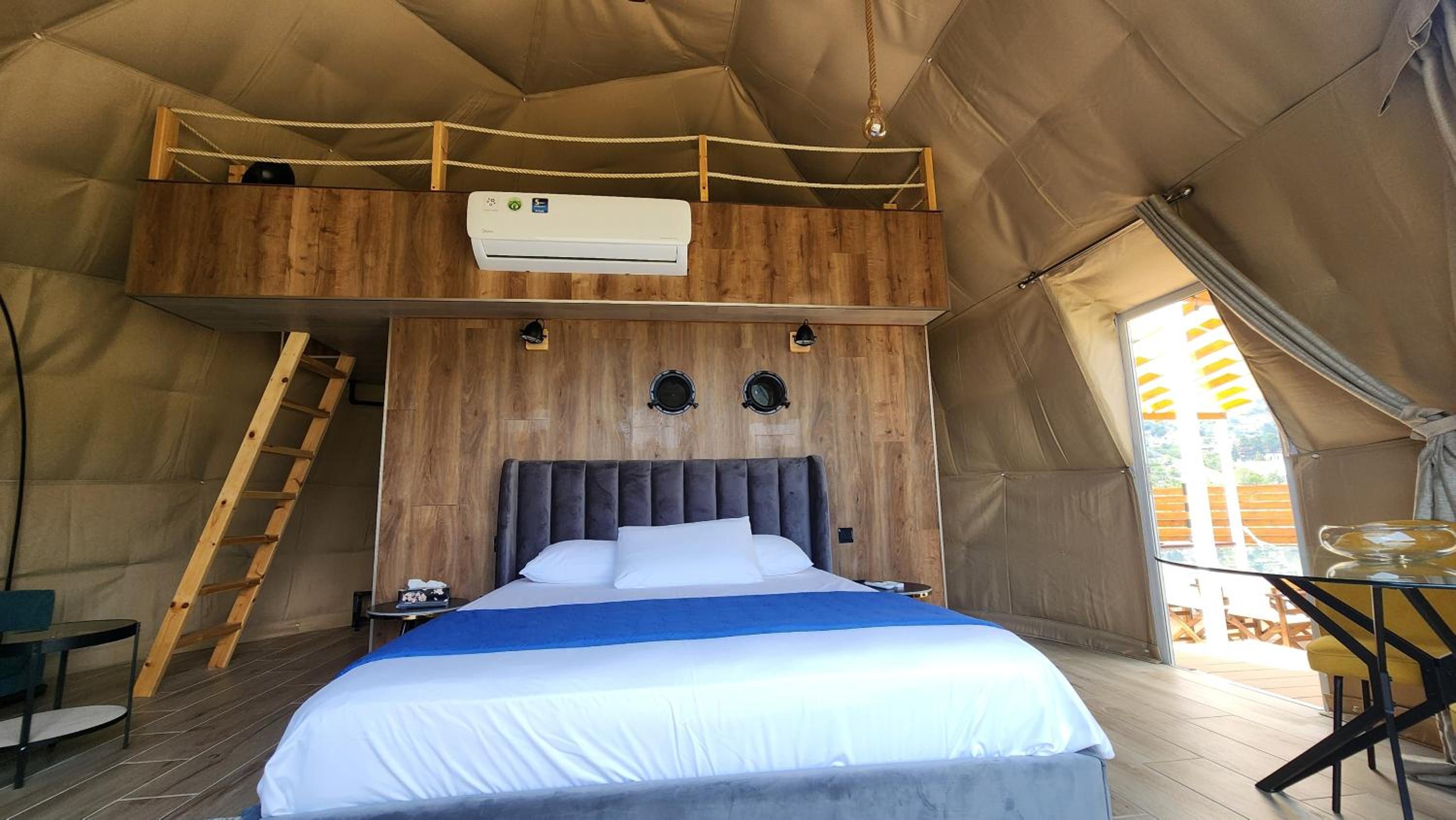 Tent 2 - Photo 4