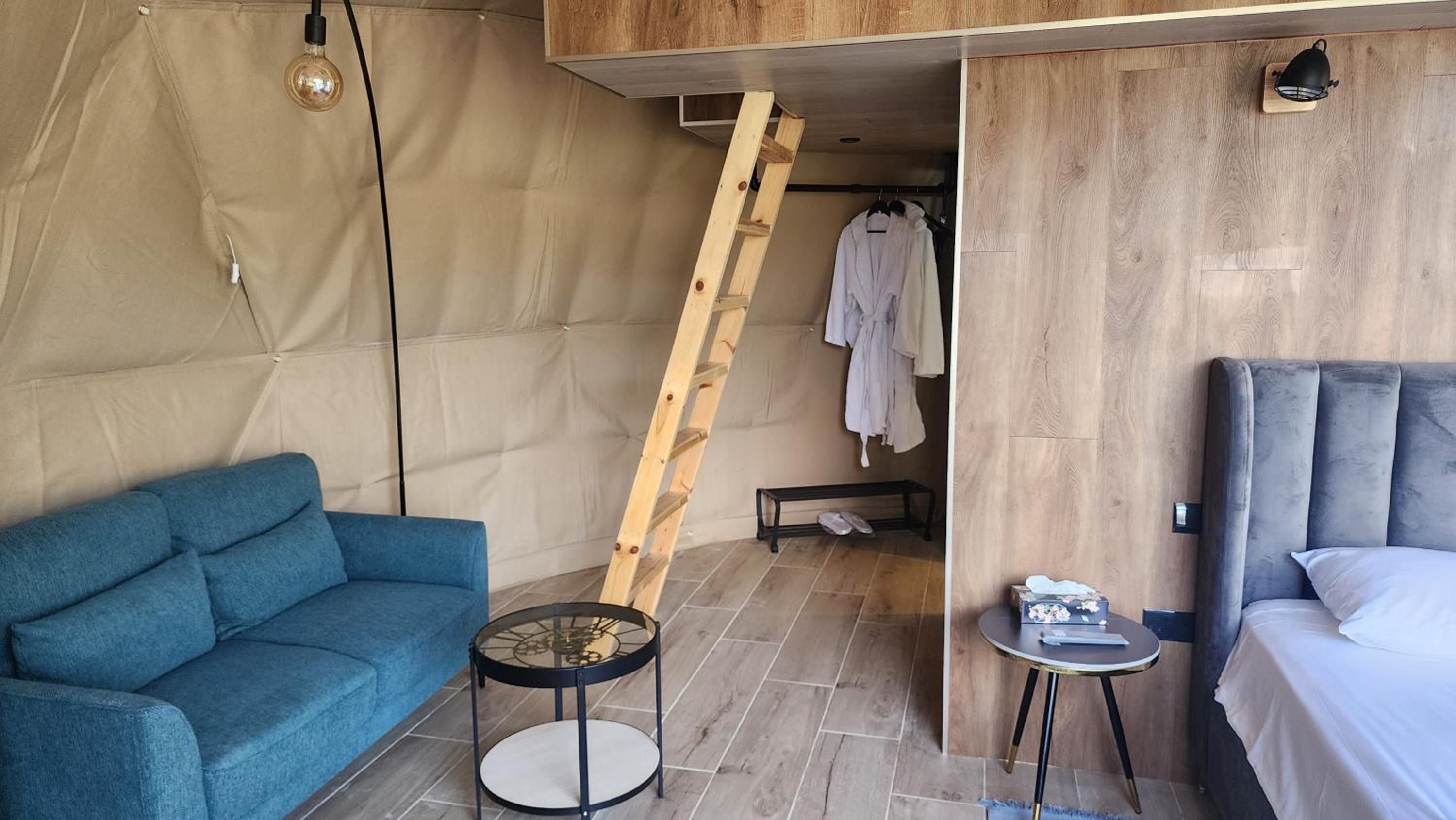 Tent 2 - Photo 7