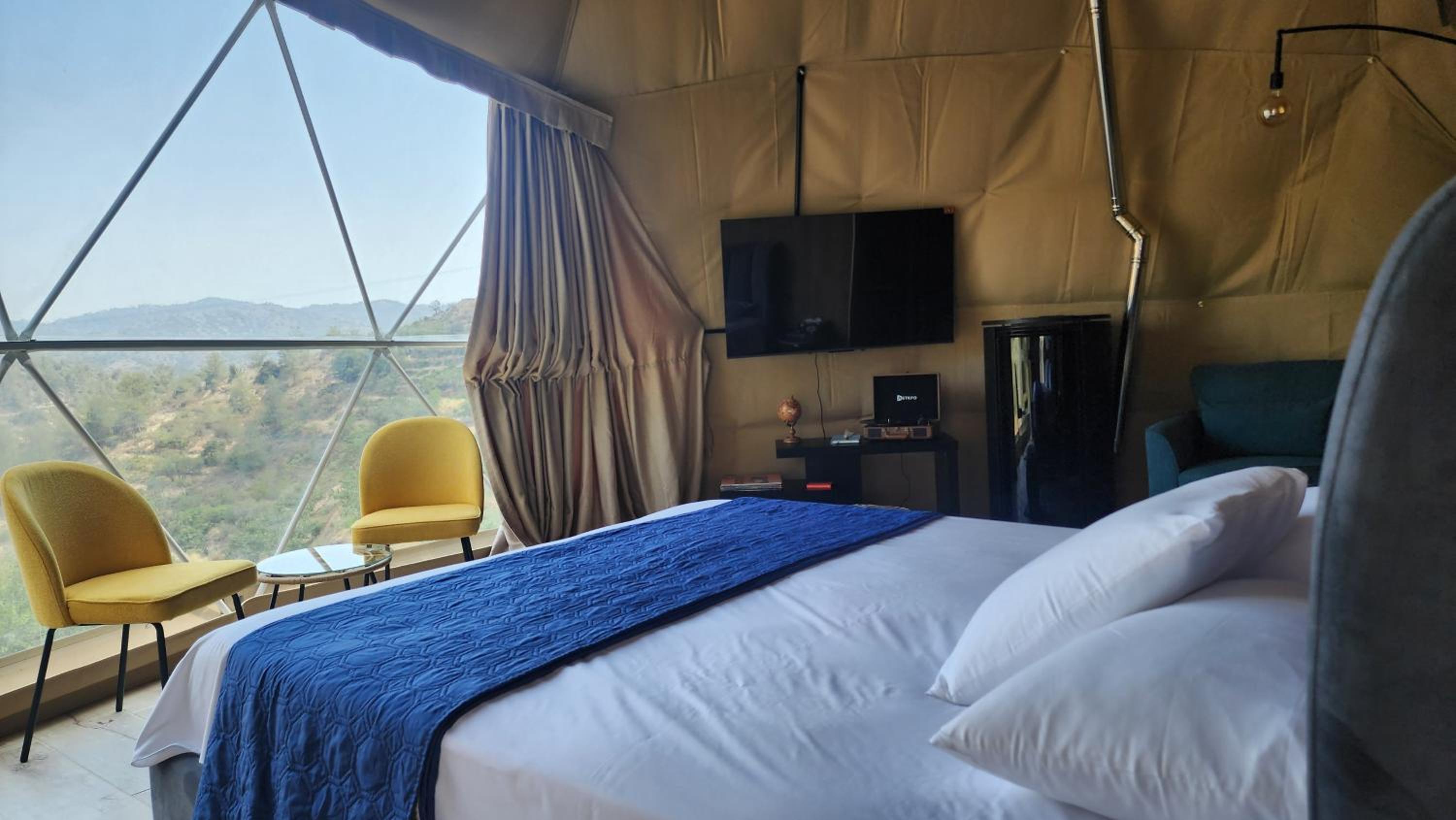 Tent 2 - Photo 13