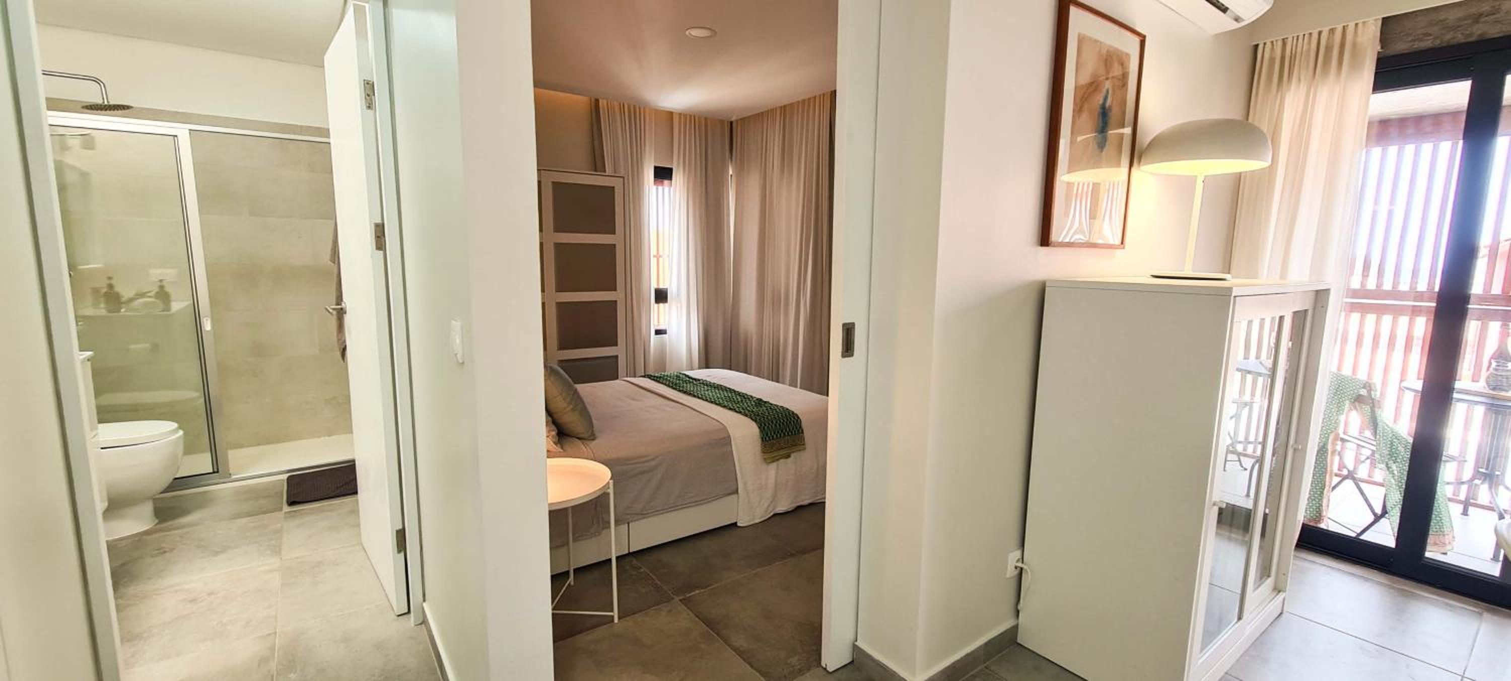 One-Bedroom Apartment with Balcony photo 3