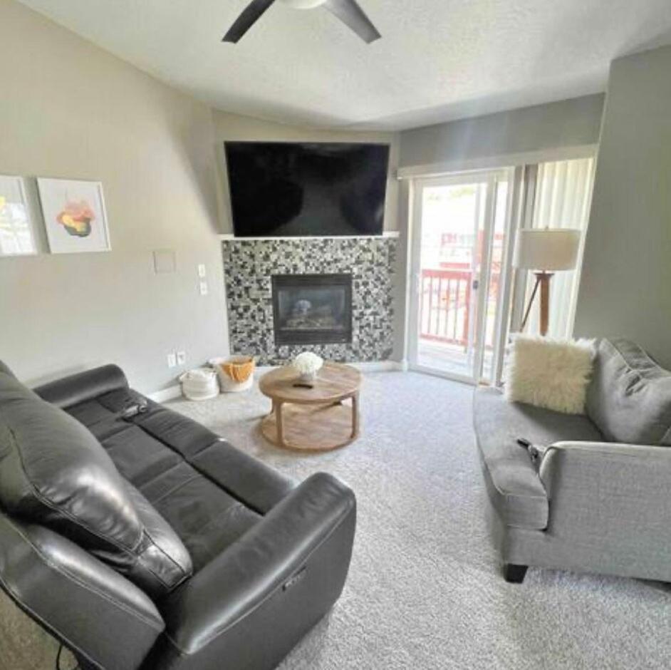 Apartment photo 2