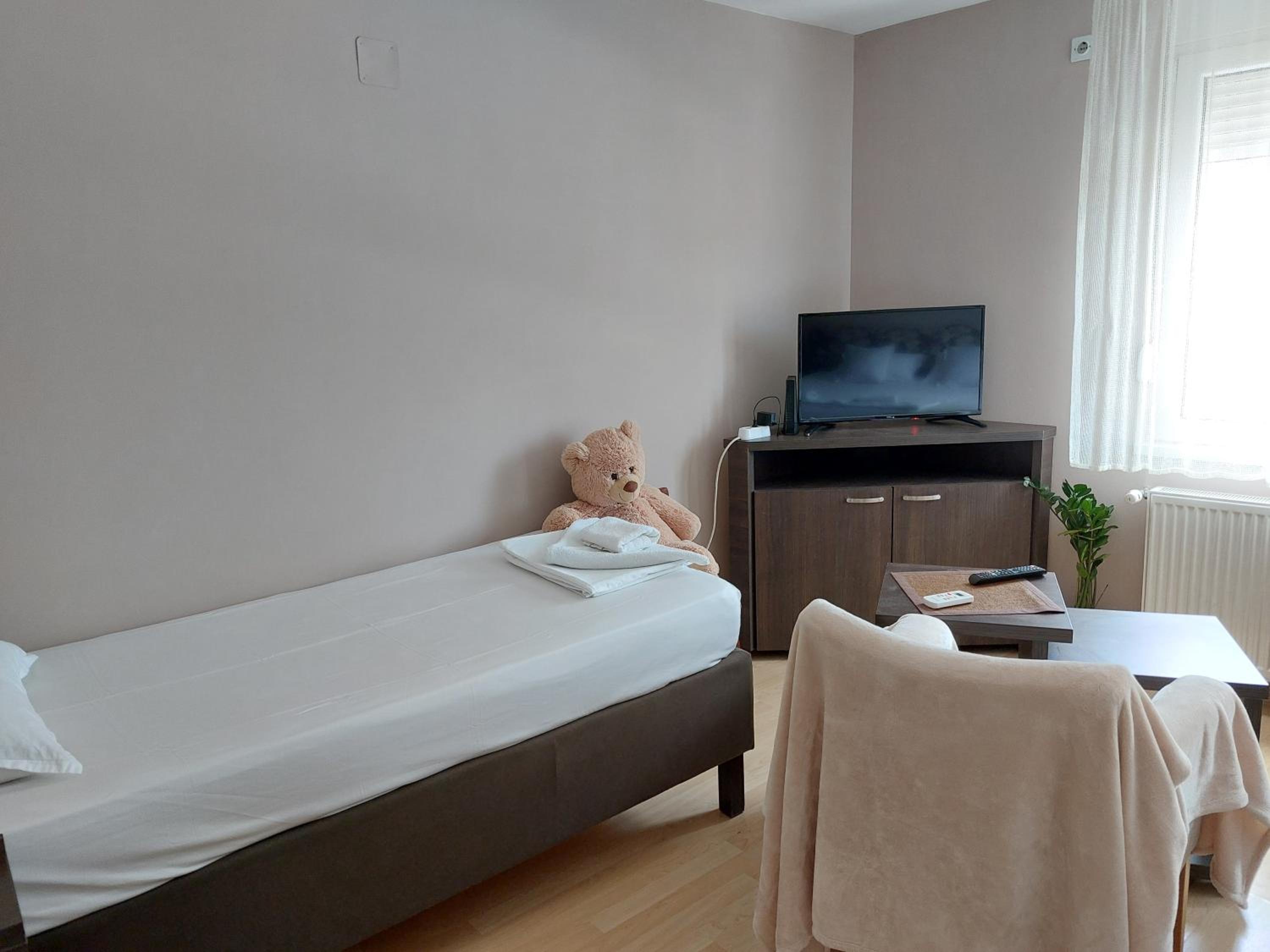 One-Bedroom Apartment photo 3