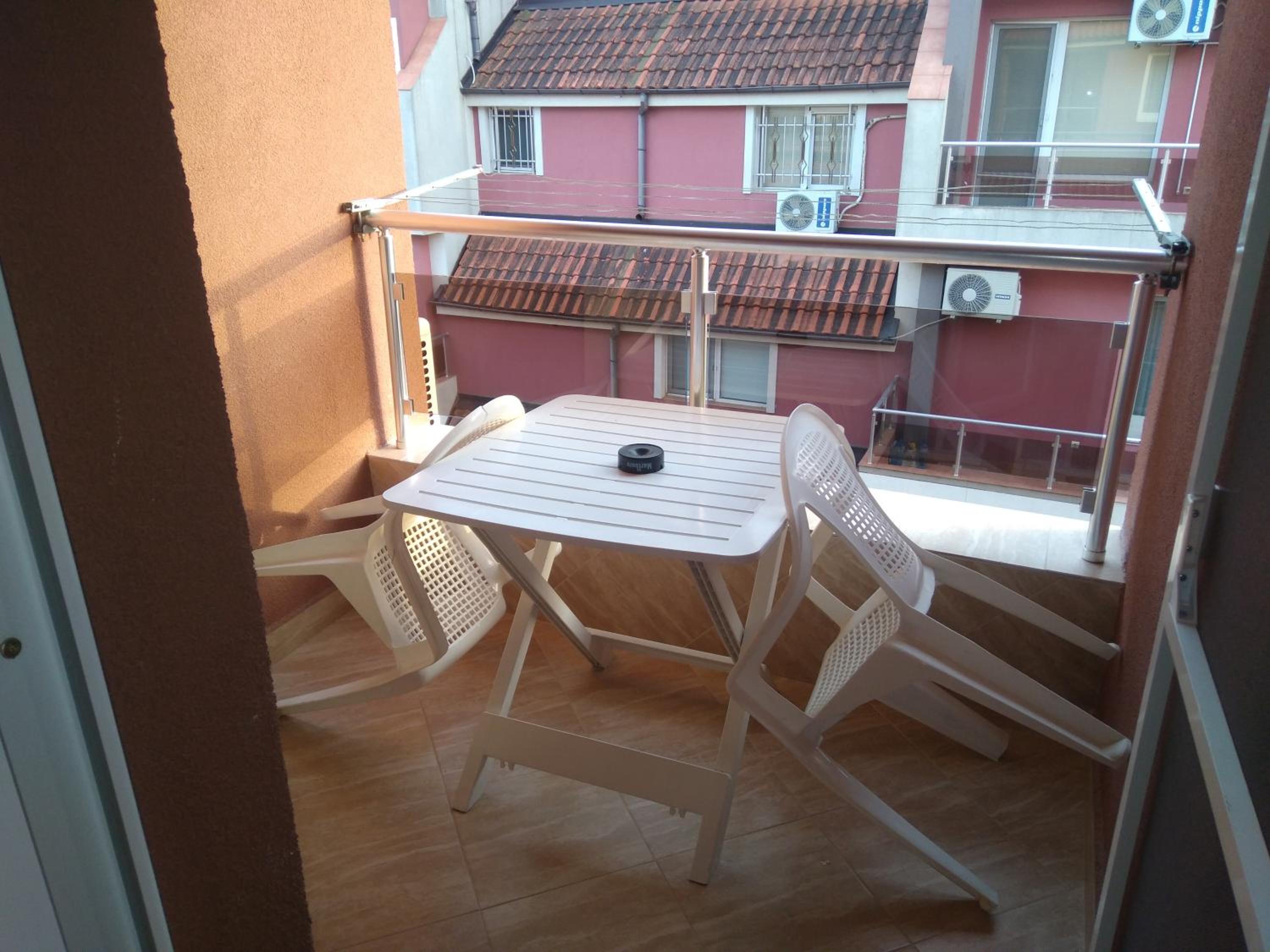Studio with Balcony photo 2