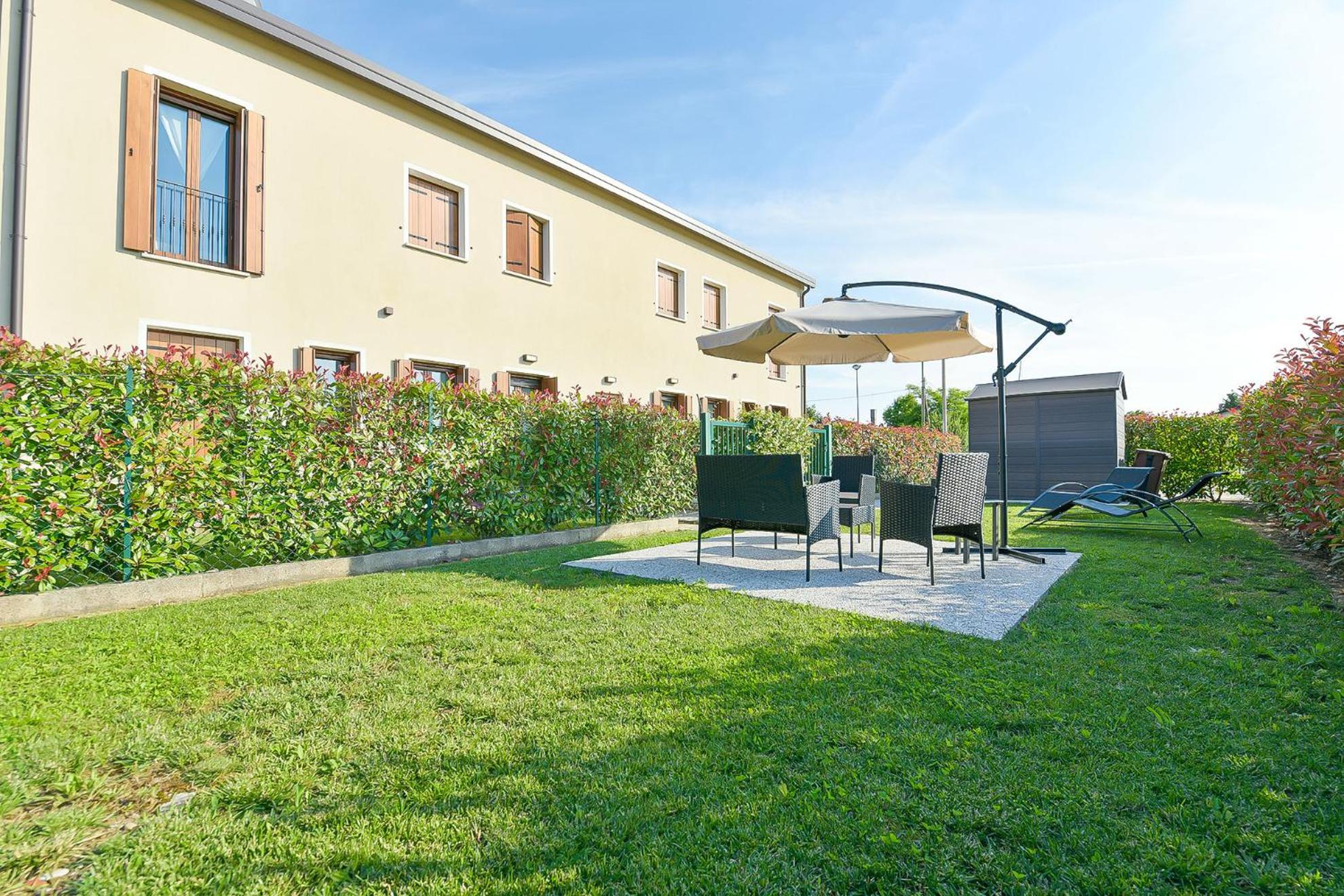 Two-Bedroom Apartment with Garden View - Photo 16