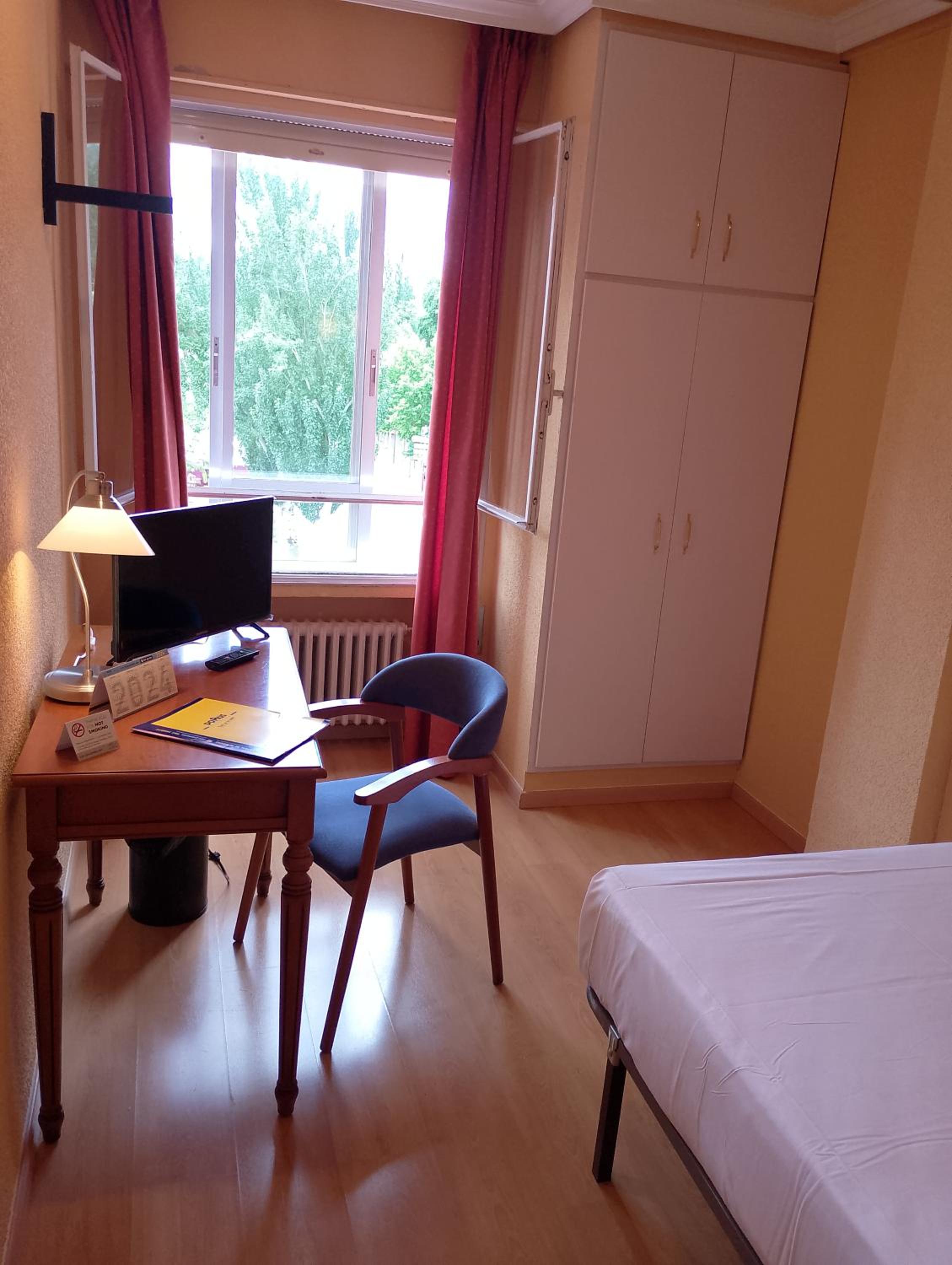 Habitación individual con baño privado