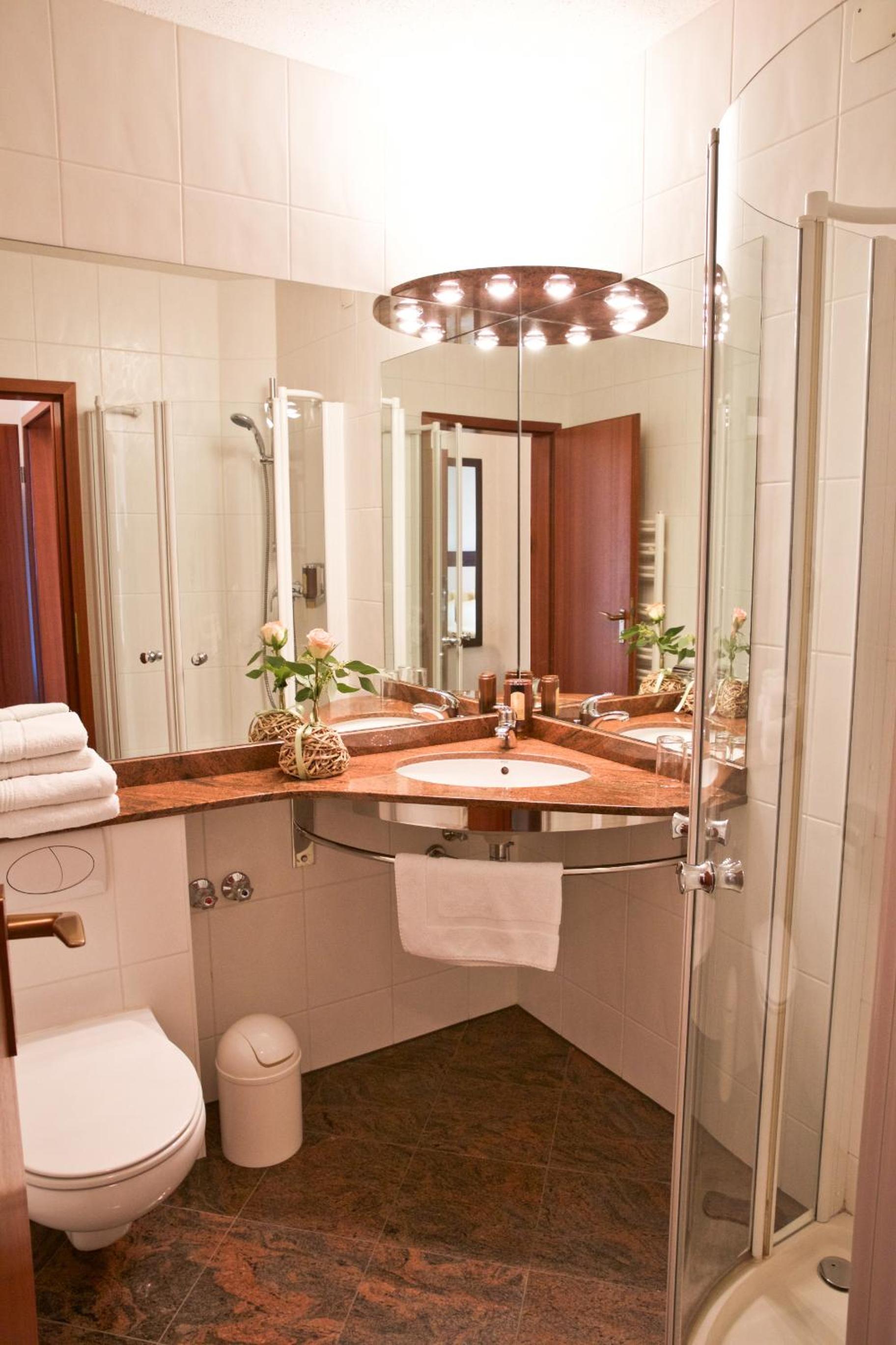 Queen Room - Photo 6