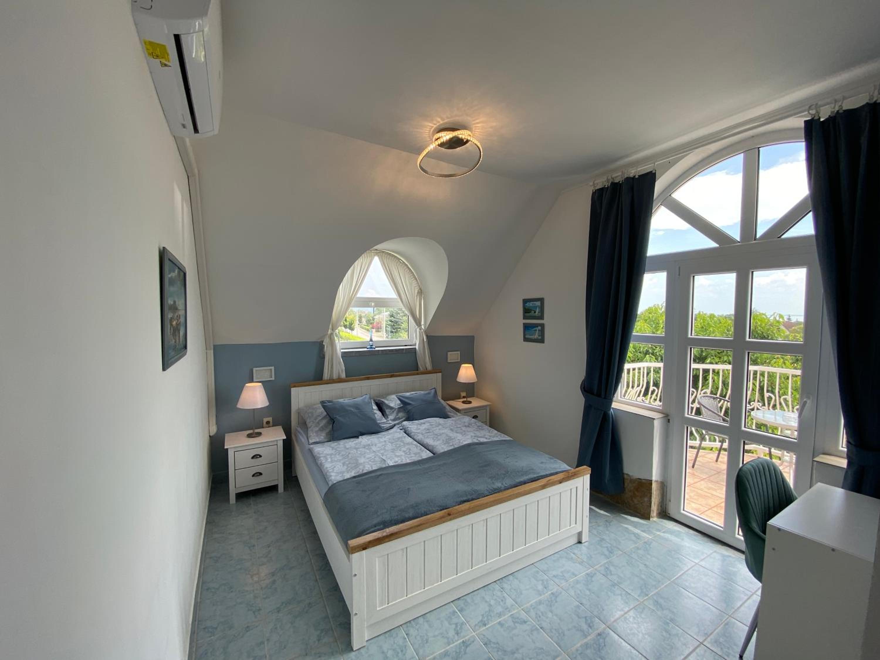 Deluxe Double Room with Balcony photo 1