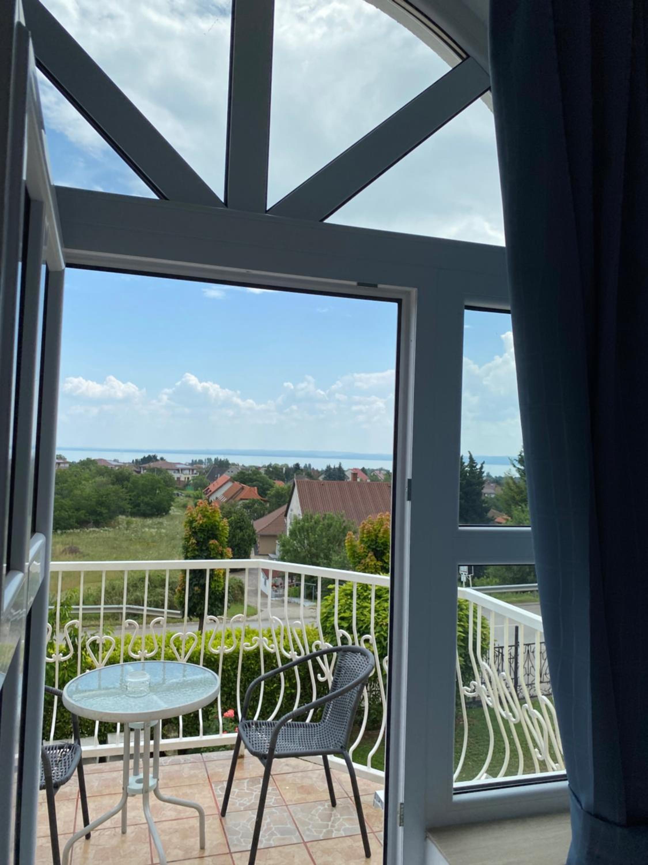Deluxe Double Room with Balcony photo 3