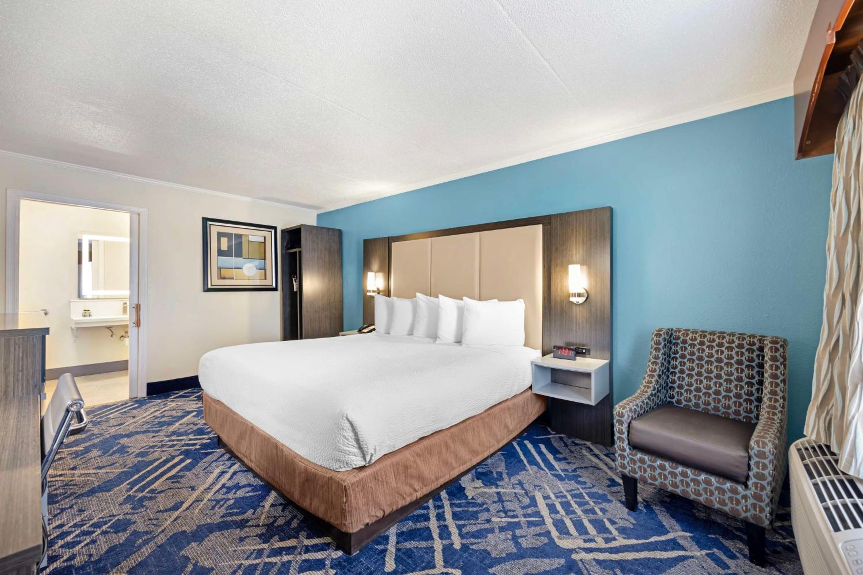 King Room - Disability Access/Non-Smoking - Photo 4