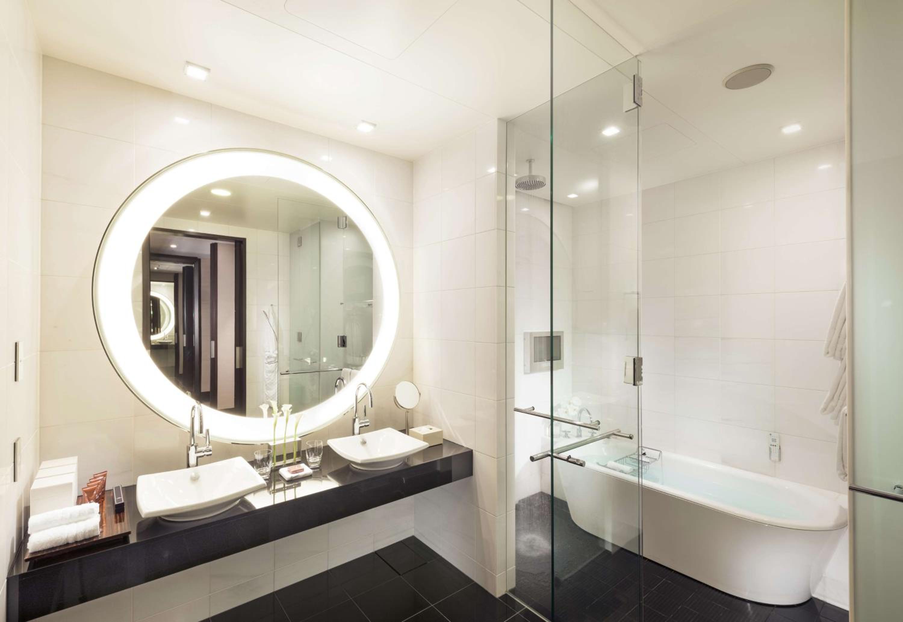 Twin Suite with Bay View