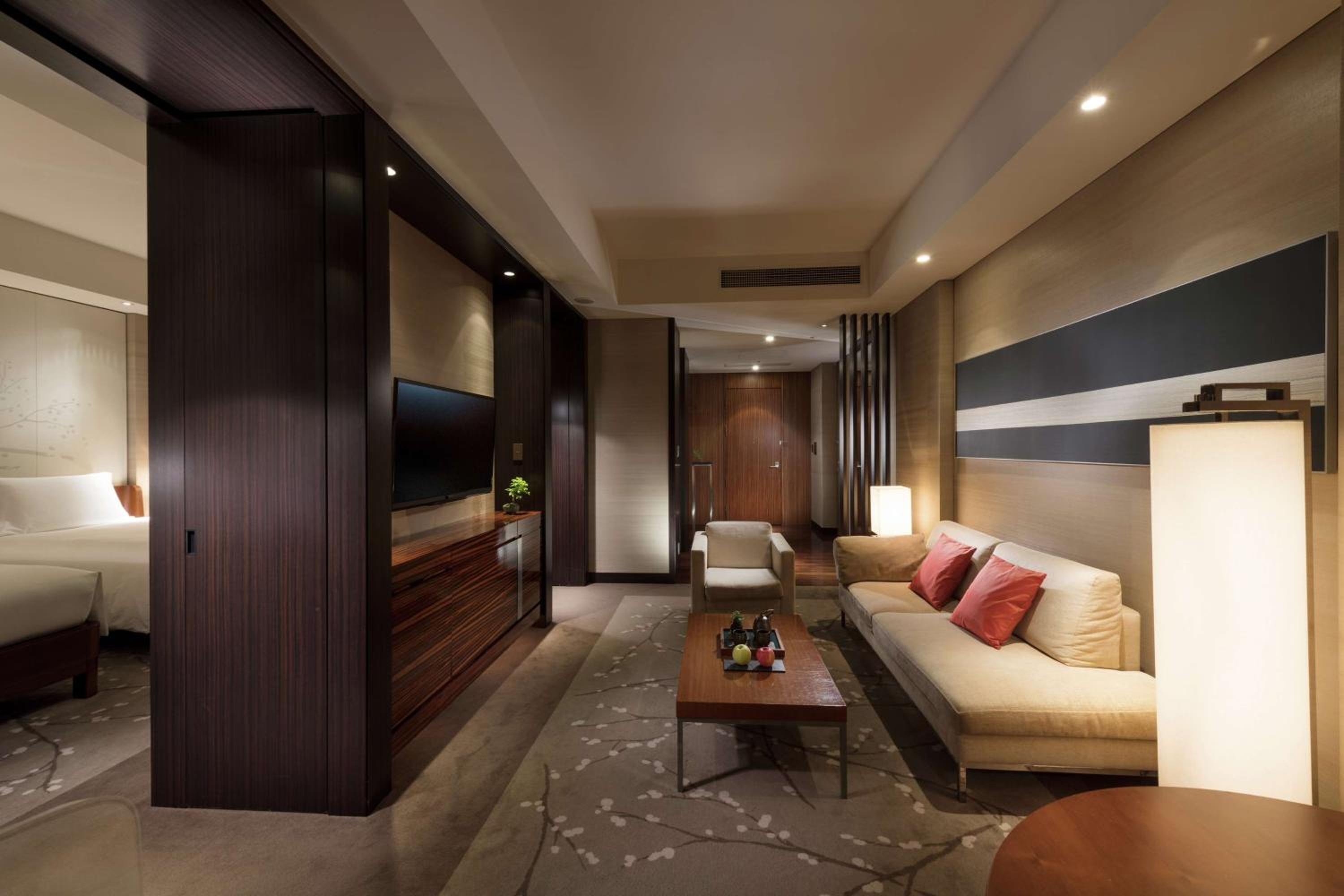 Executive Twin Suite with City View